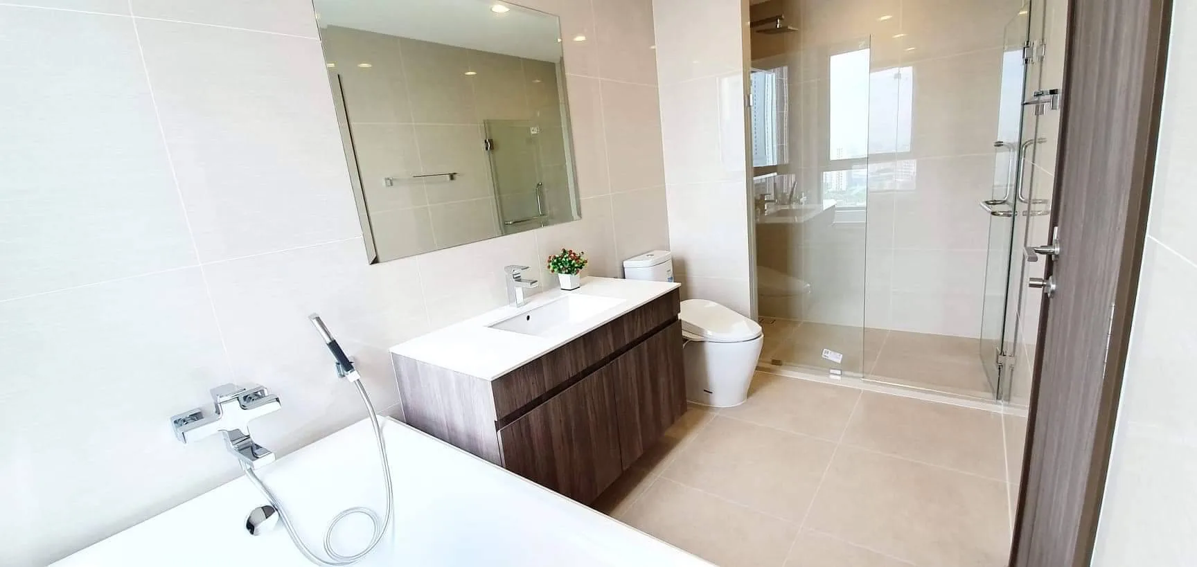 Property photos for IDEO Mobi Sukhumvit 66