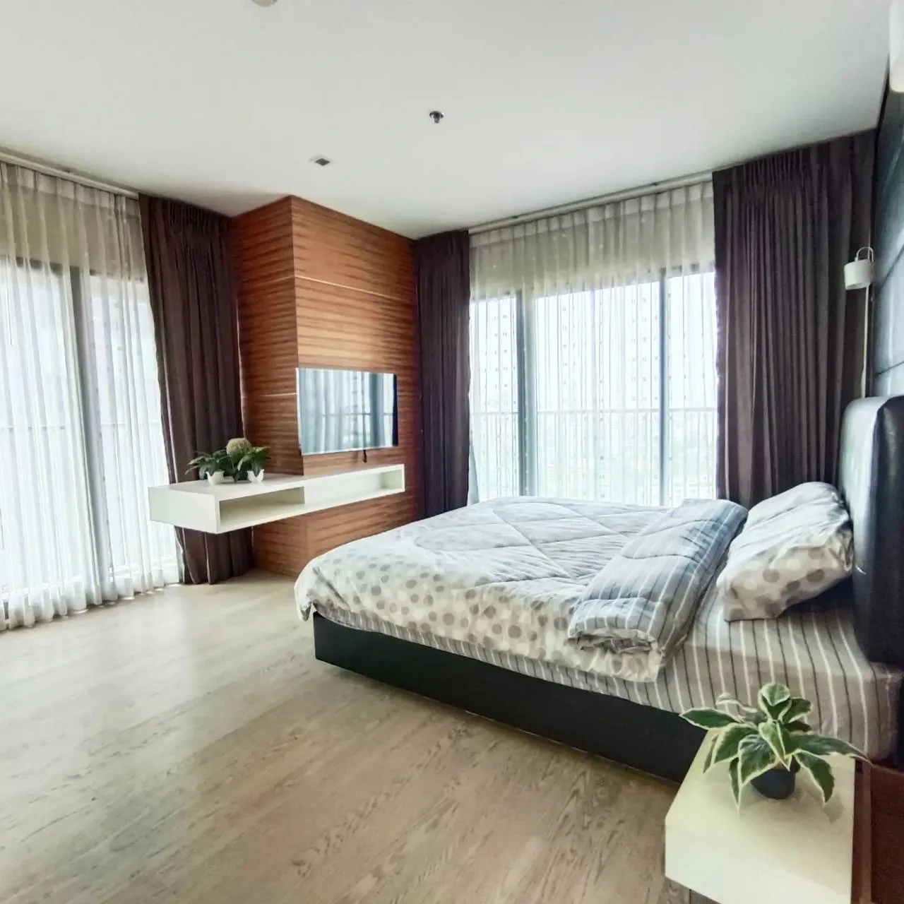 Property photos for Noble Remix