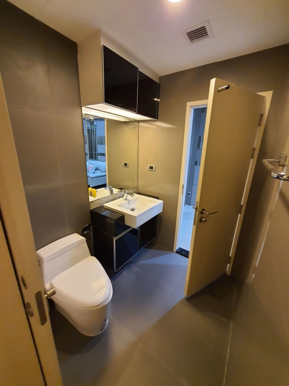 Property photos for The Crest Sukhumvit 34