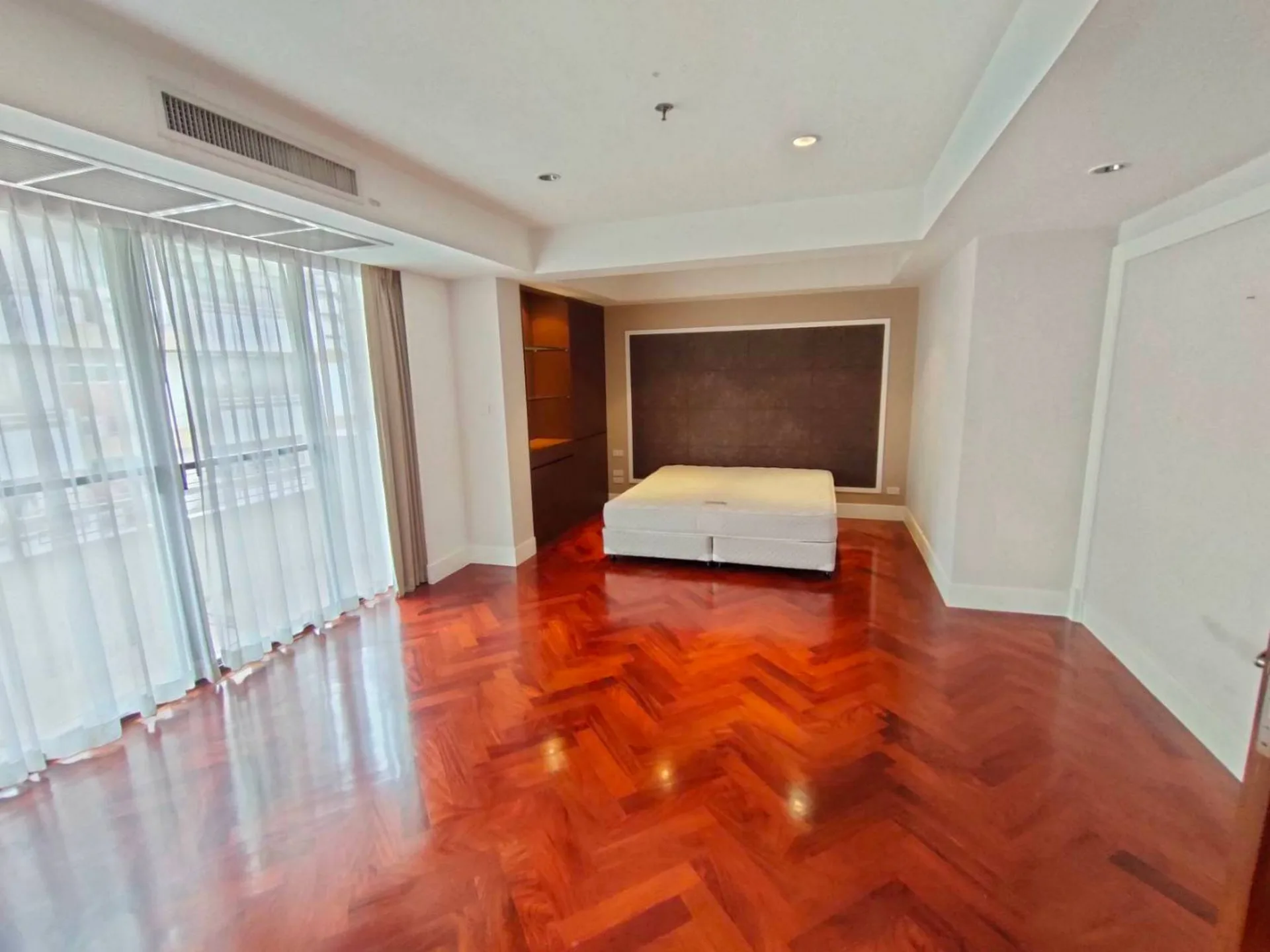 Property photos for Phirom Garden Residence