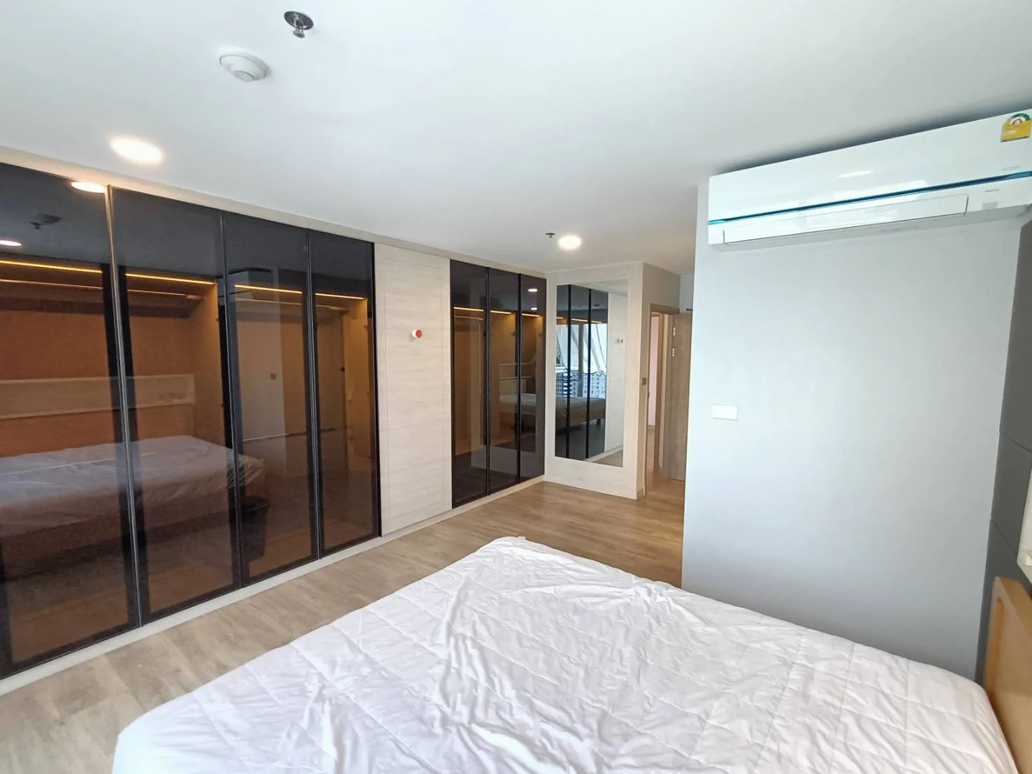 Property photos for Centric Scene Phaholyothin 9