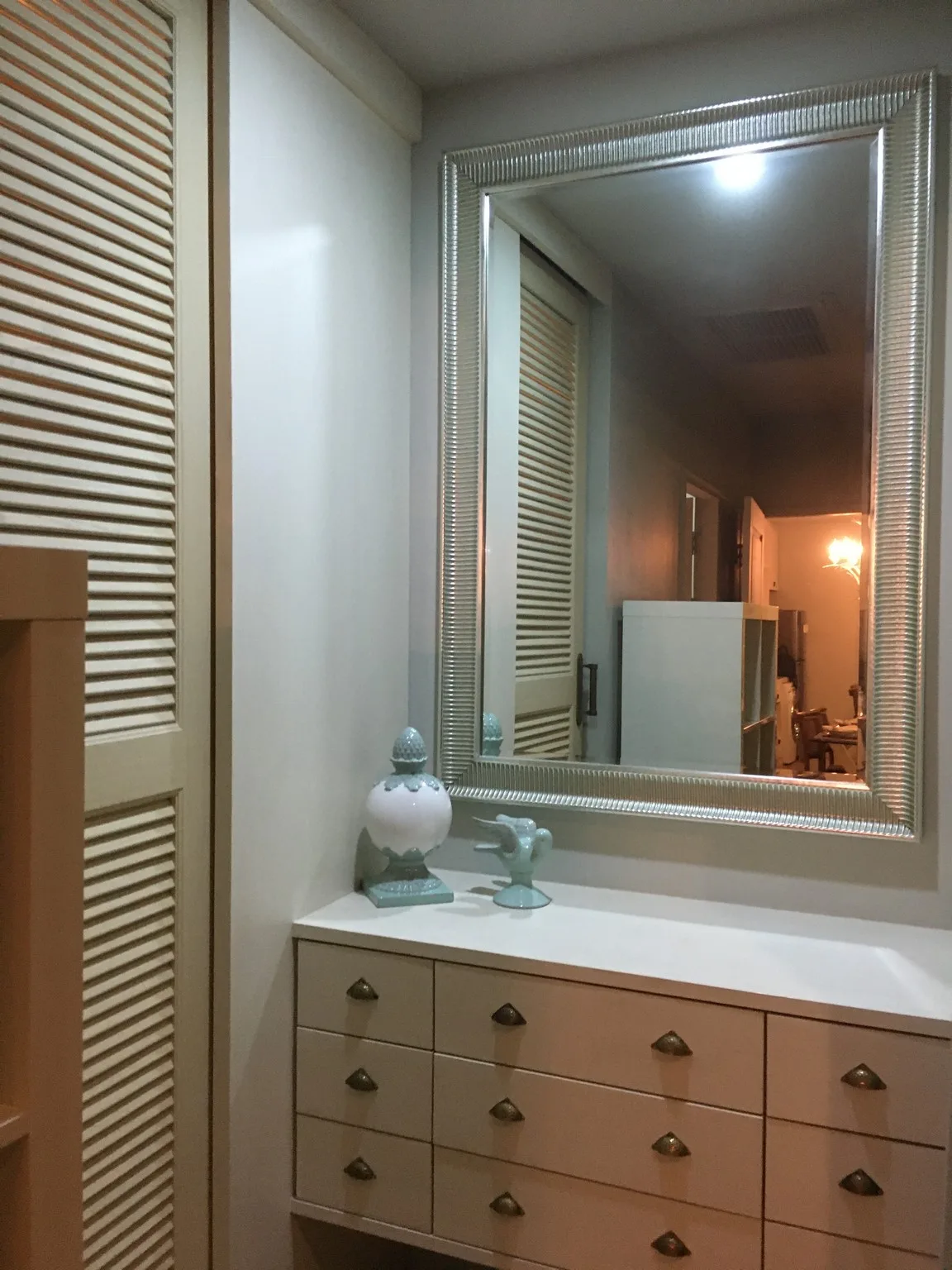Property photos for Noble Refine