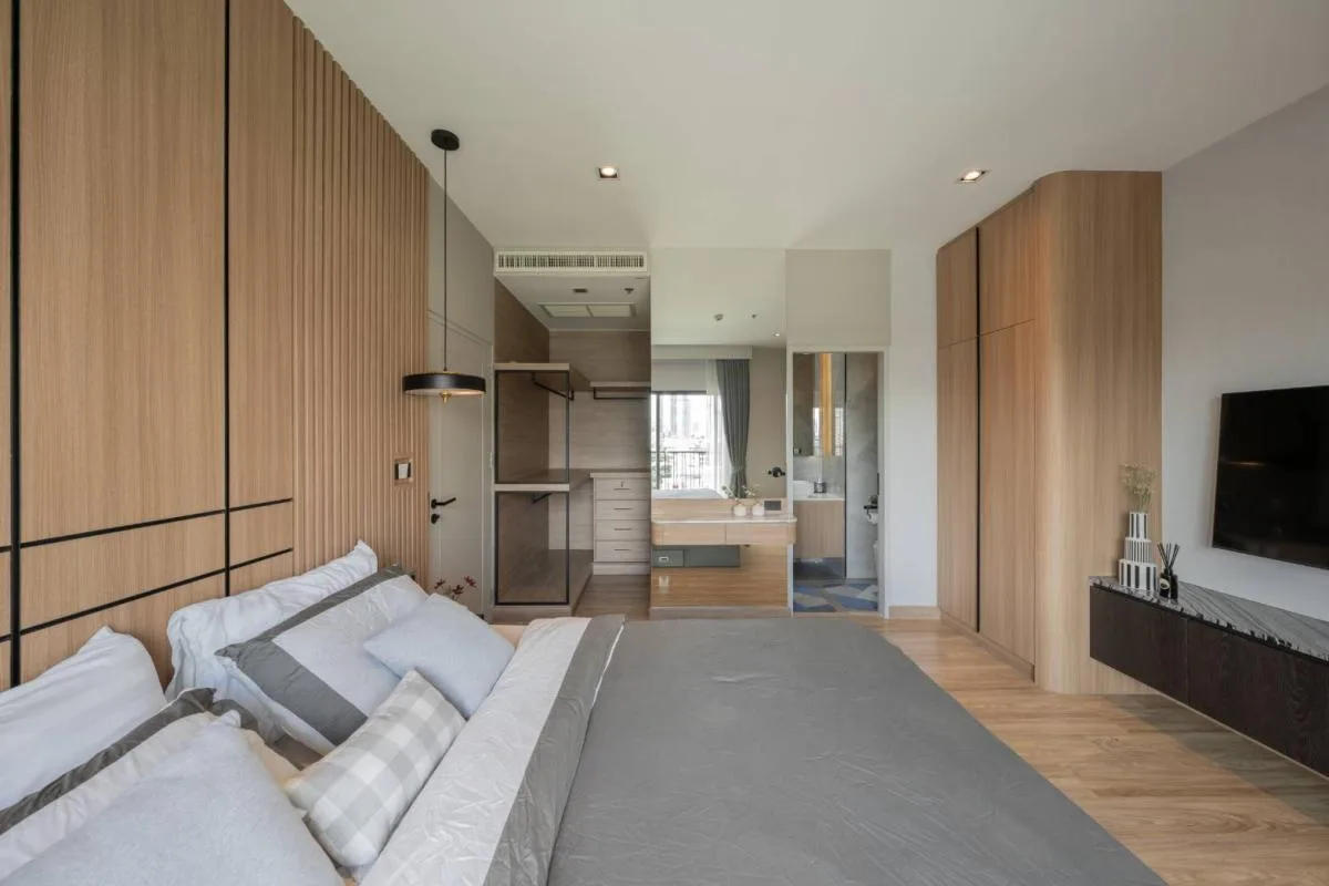 Property photos for Noble Reveal