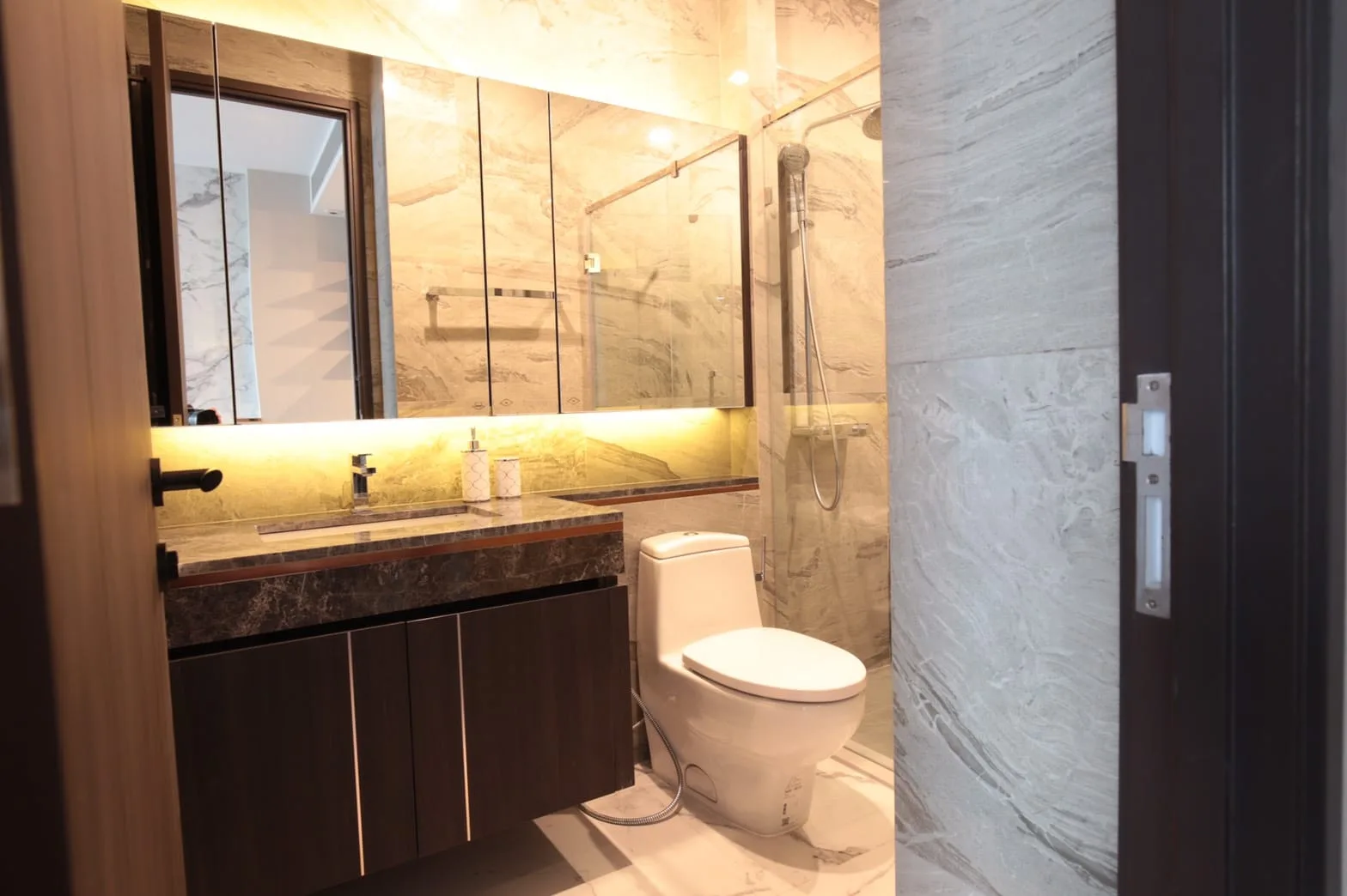 Property photos for Laviq Sukhumvit 57