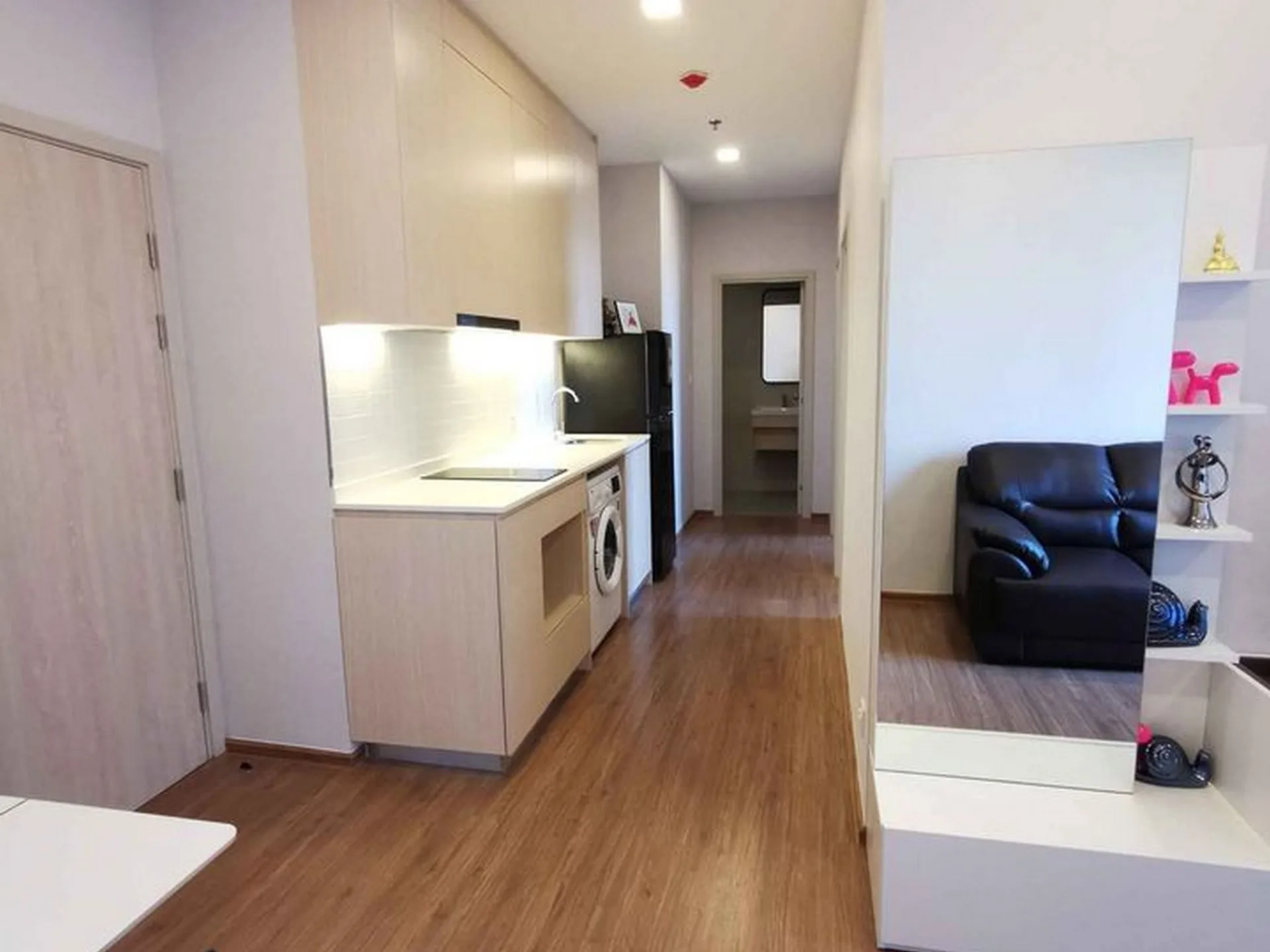 Property photos for Metris Rama 9-ramkhamhaeng
