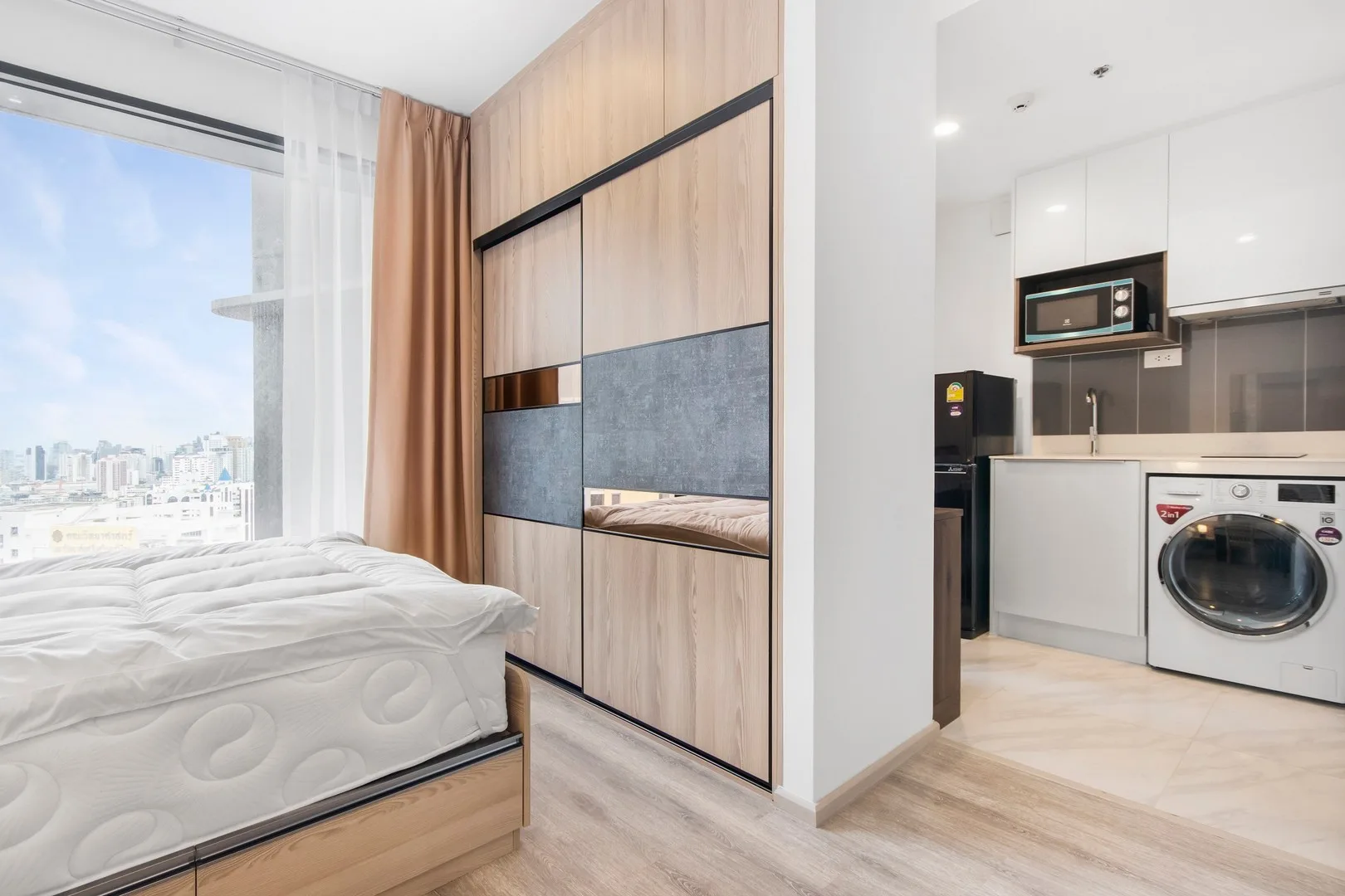 Property photos for Ideo Mobi Asoke