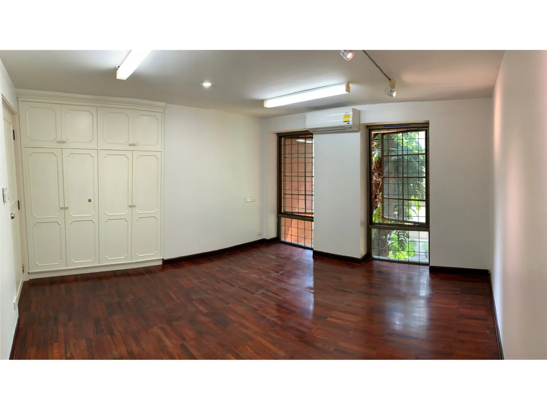 Property photos for Single House Soi Ruamrudee
