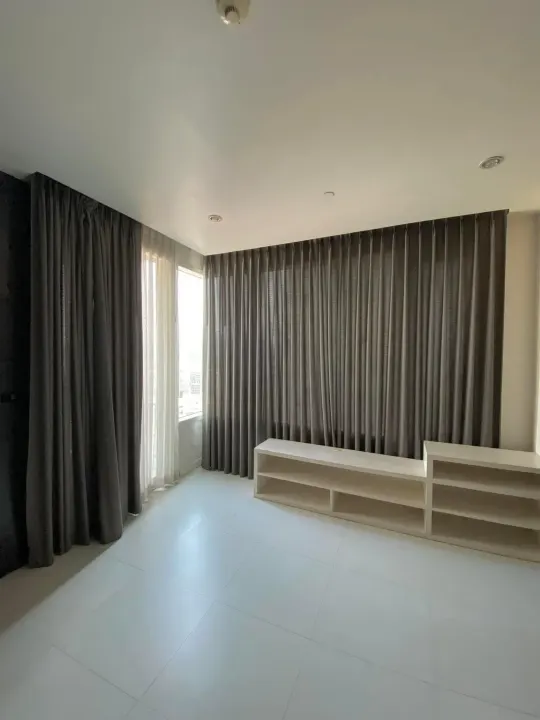Property photos for MANHATTAN CHIDLOM