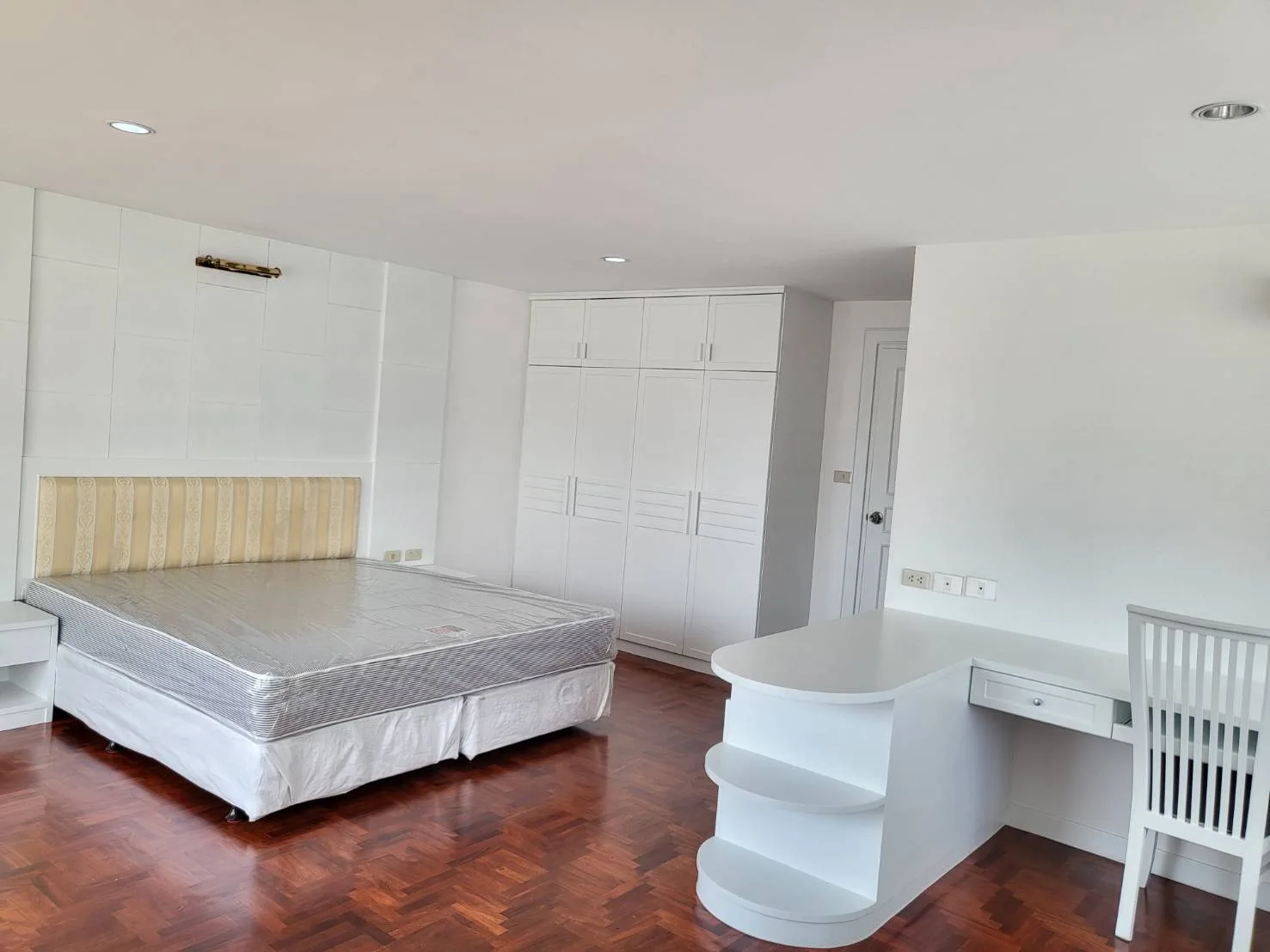 Property photos for Regent On The Park 3
