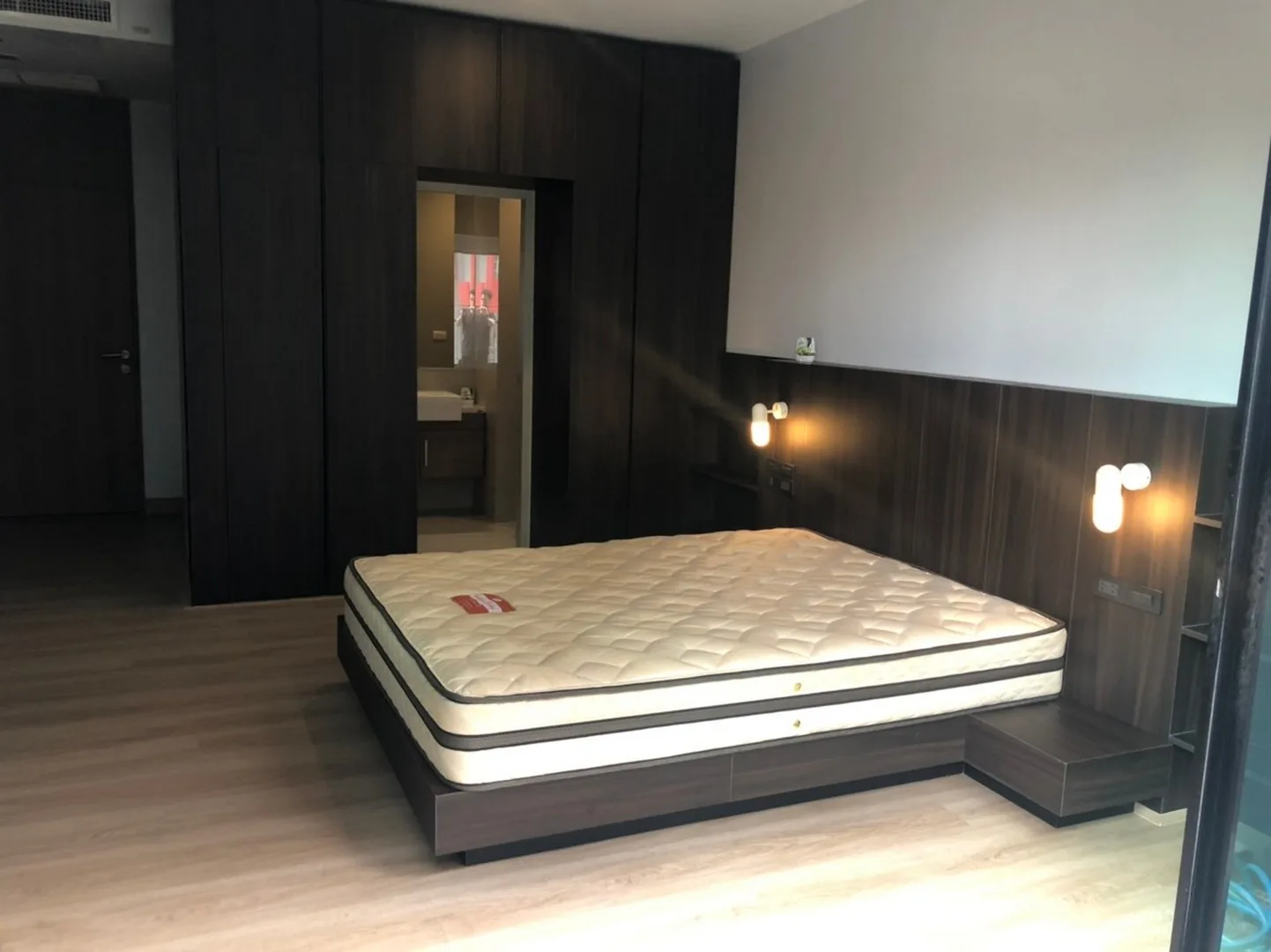 Property photos for Noble Reveal