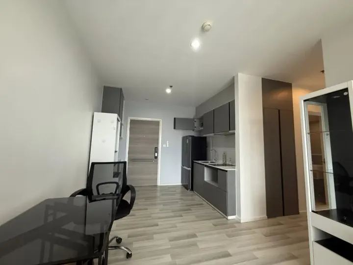 Property photos for The Key Sathorn - Charoenraj