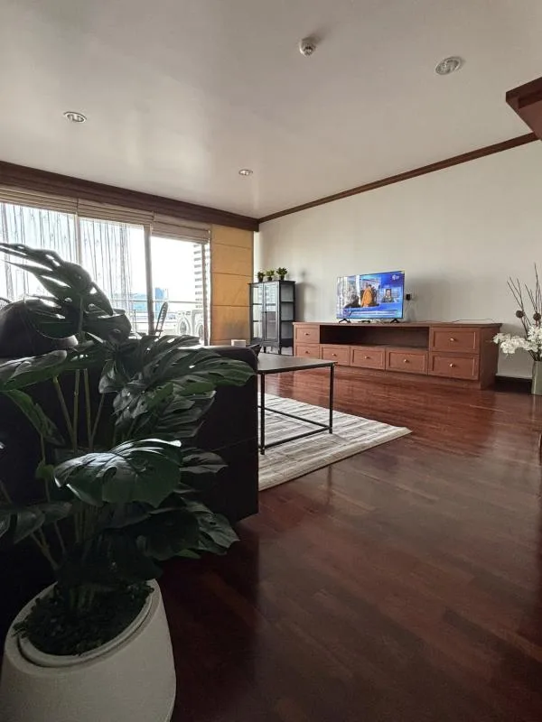 Property photos for Lake Avenue 16