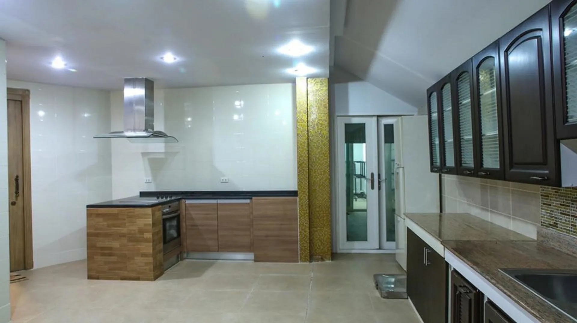 Property photos for Moobaan Narasiri Pattanakarn-srinakarindra