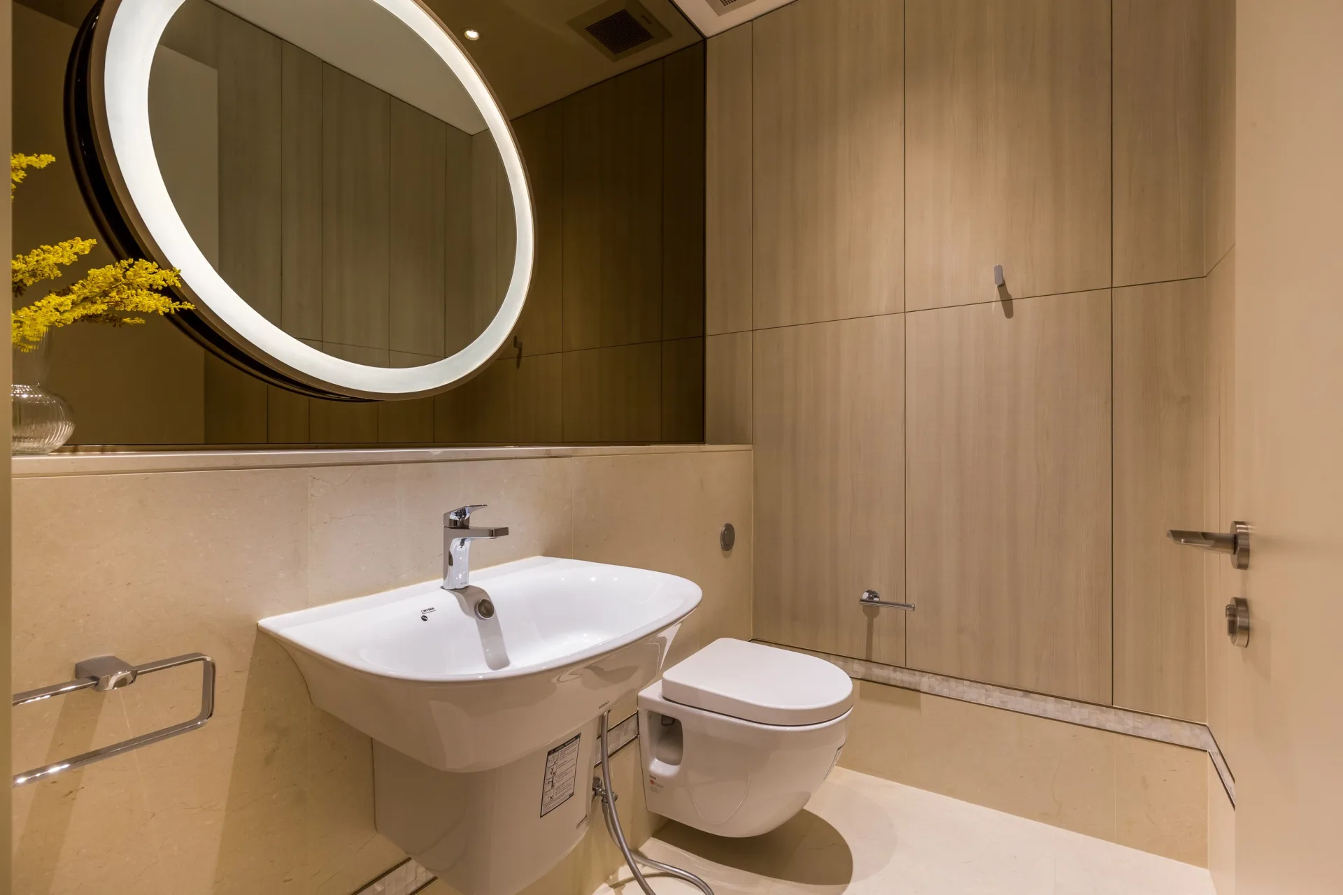Property photos for Baan Sindhorn