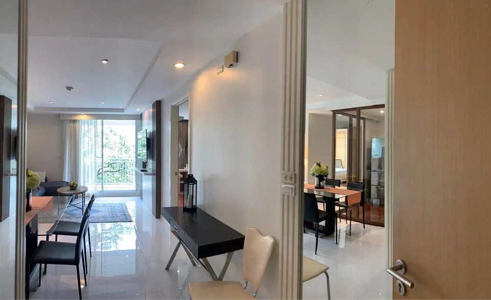 Property photos for Siri On 8