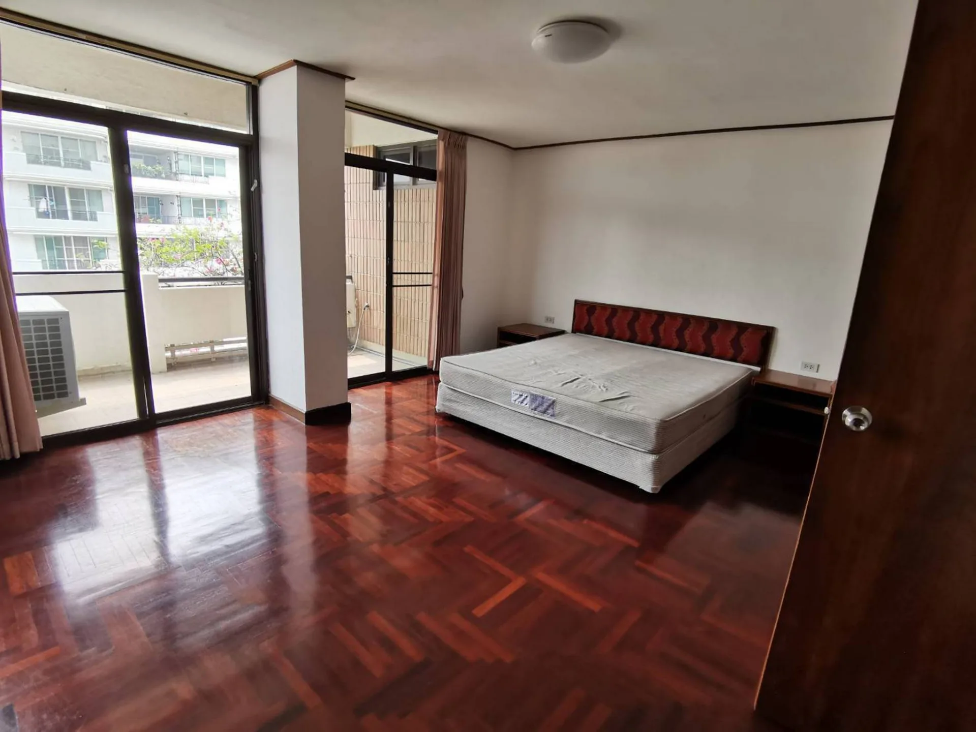 Property photos for Jamy Twin Mansion