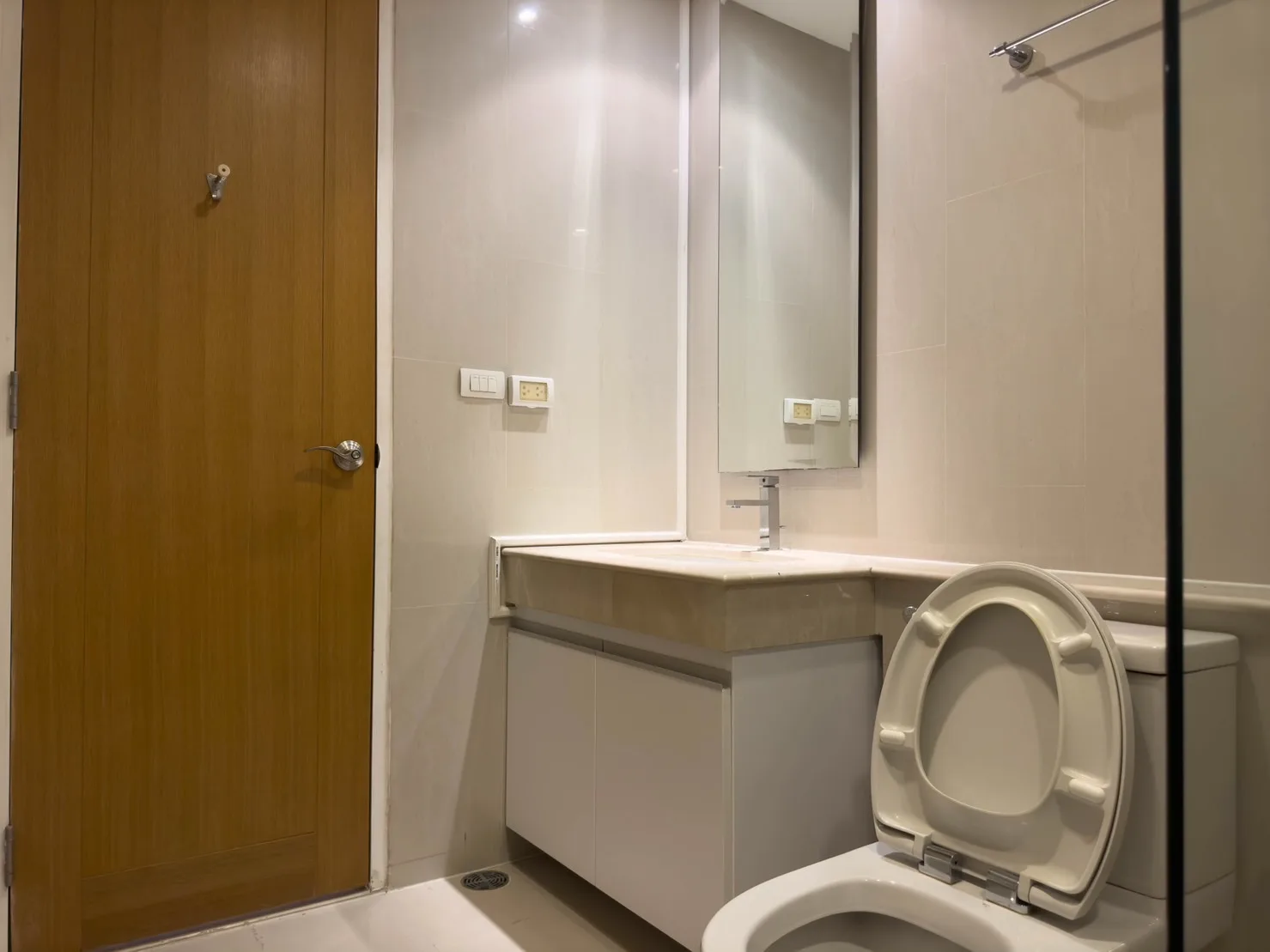Property photos for The Royal Maneeya