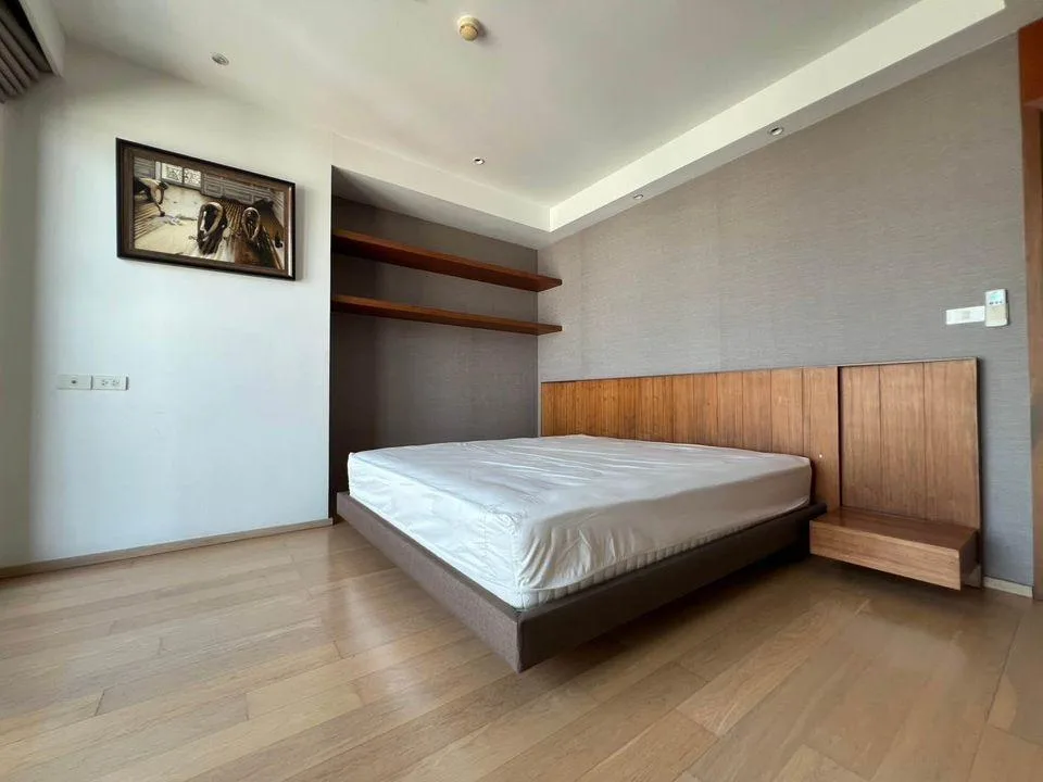 Property photos for Noble Reflex