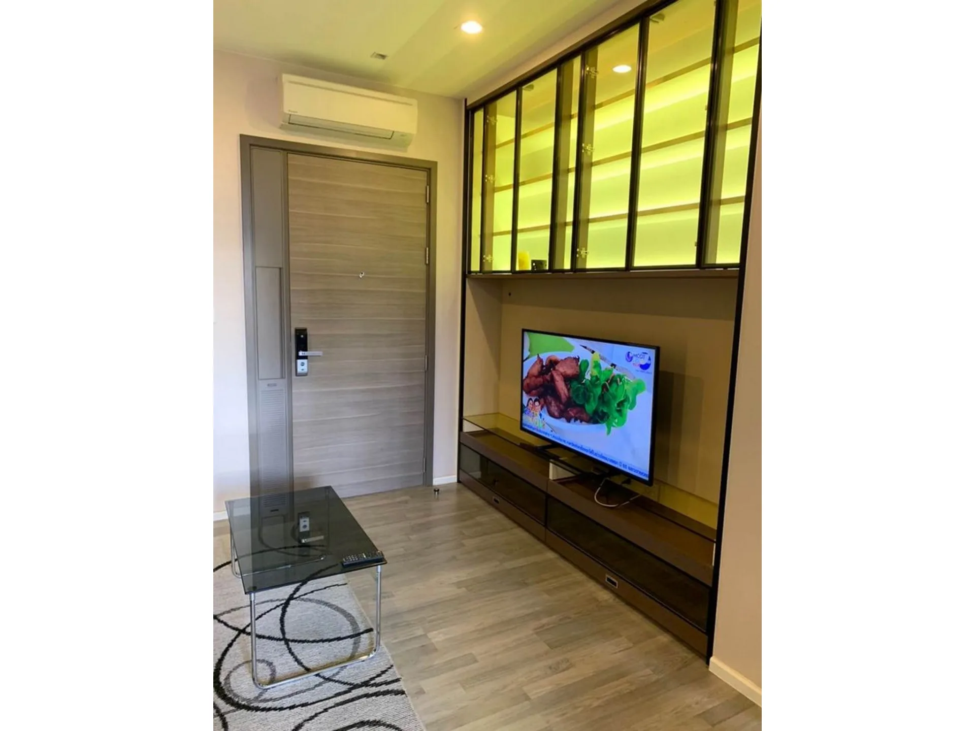 Property photos for The Room Sukhumvit 69