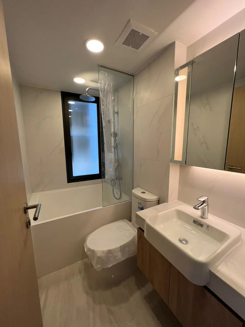 Property photos for Walden Asoke