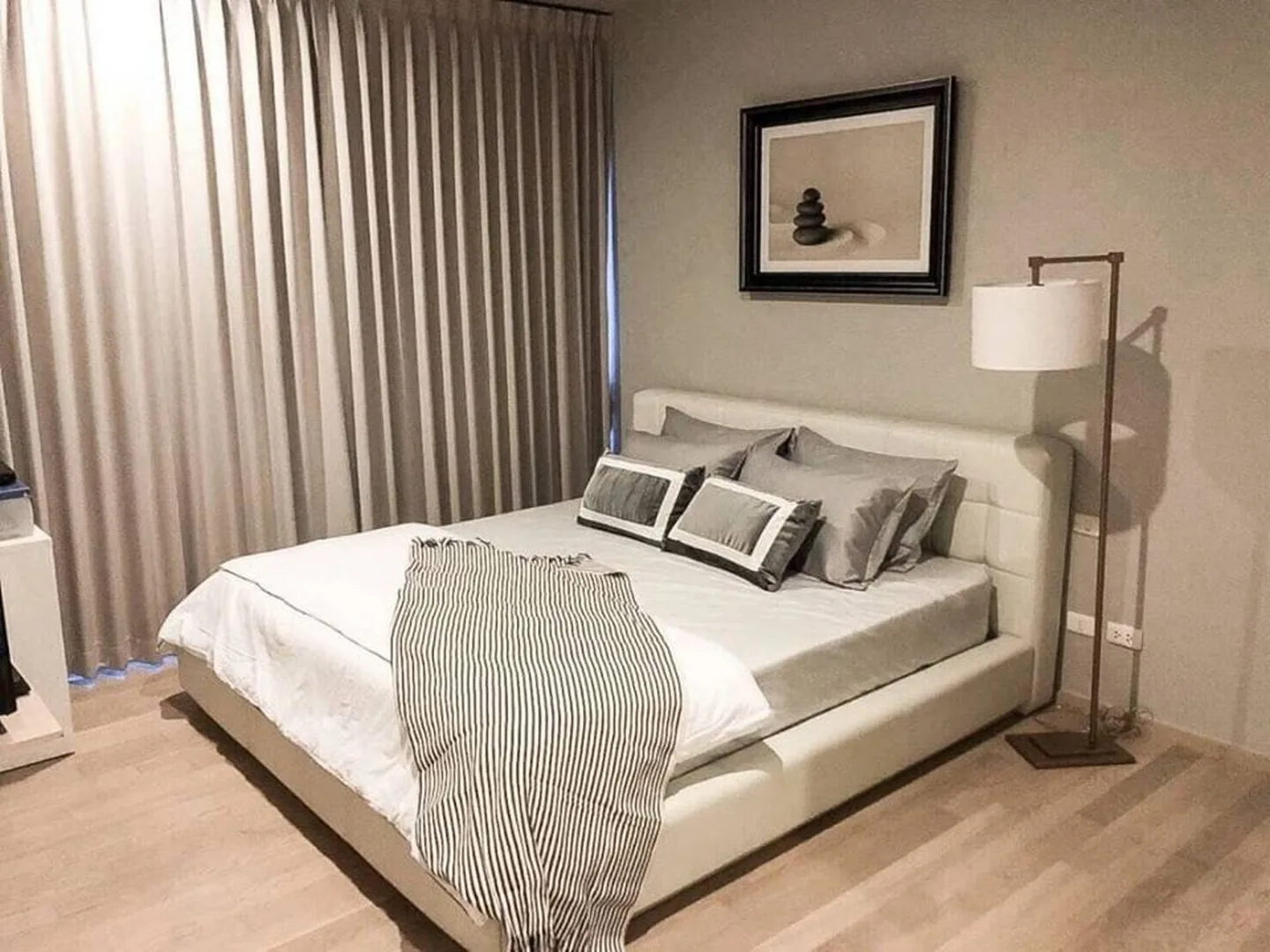 Property photos for Noble Refine