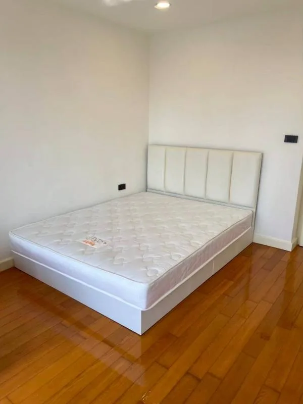 Property photos for Si Phraya River View