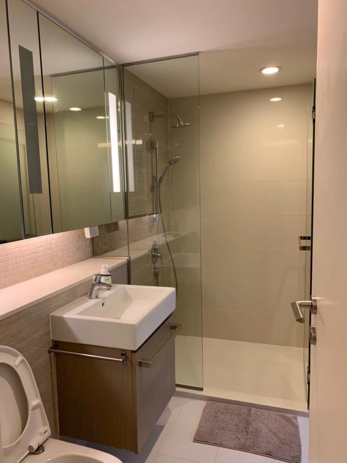 Property photos for Mode Sukhumvit 61
