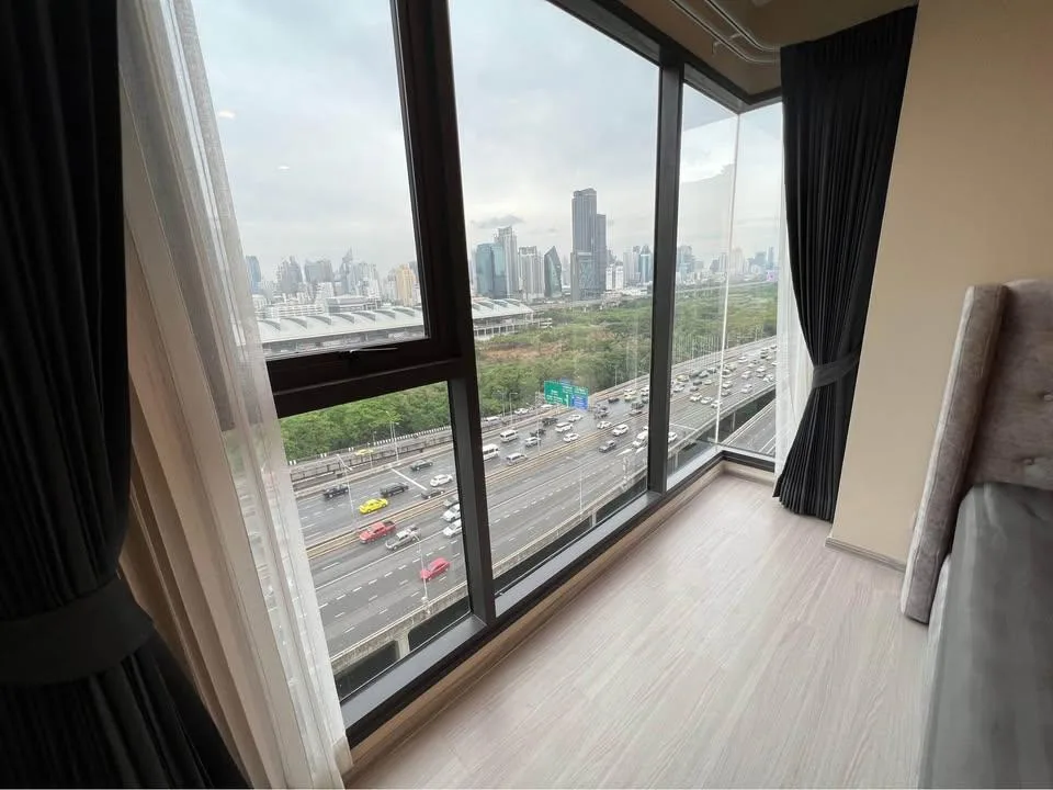 Property photos for Life Asoke Hype