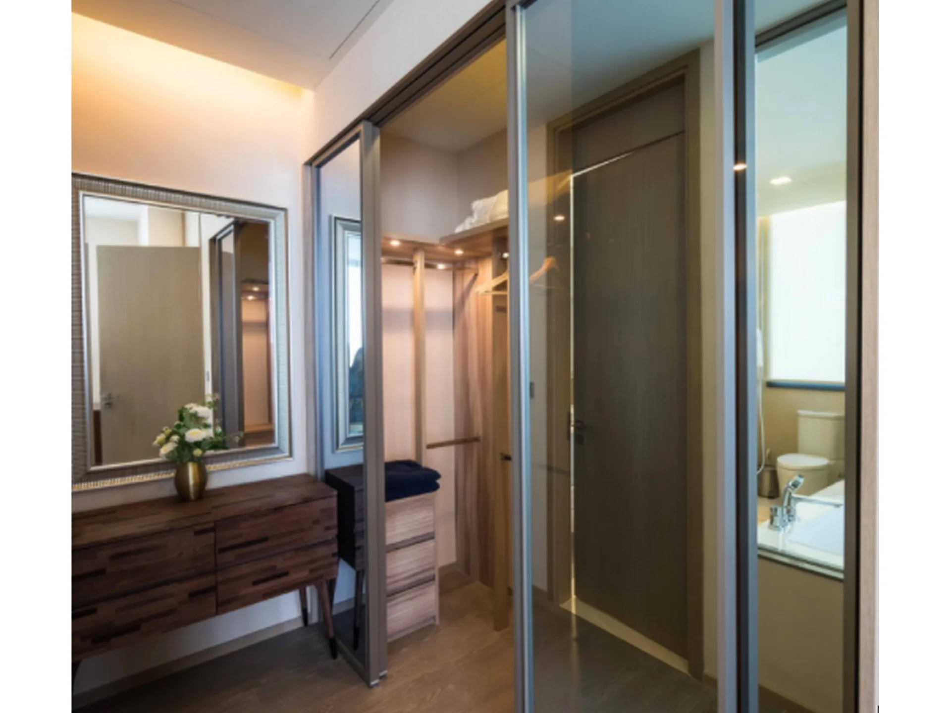Property photos for The Esse Asoke