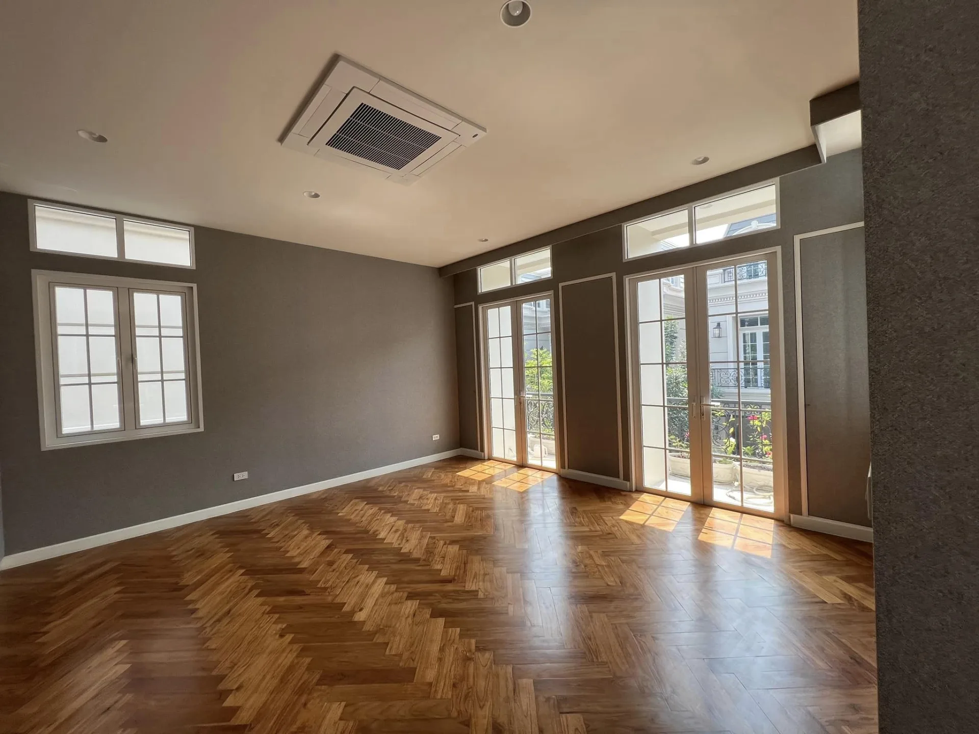 Property photos for Welton University, Rama 3