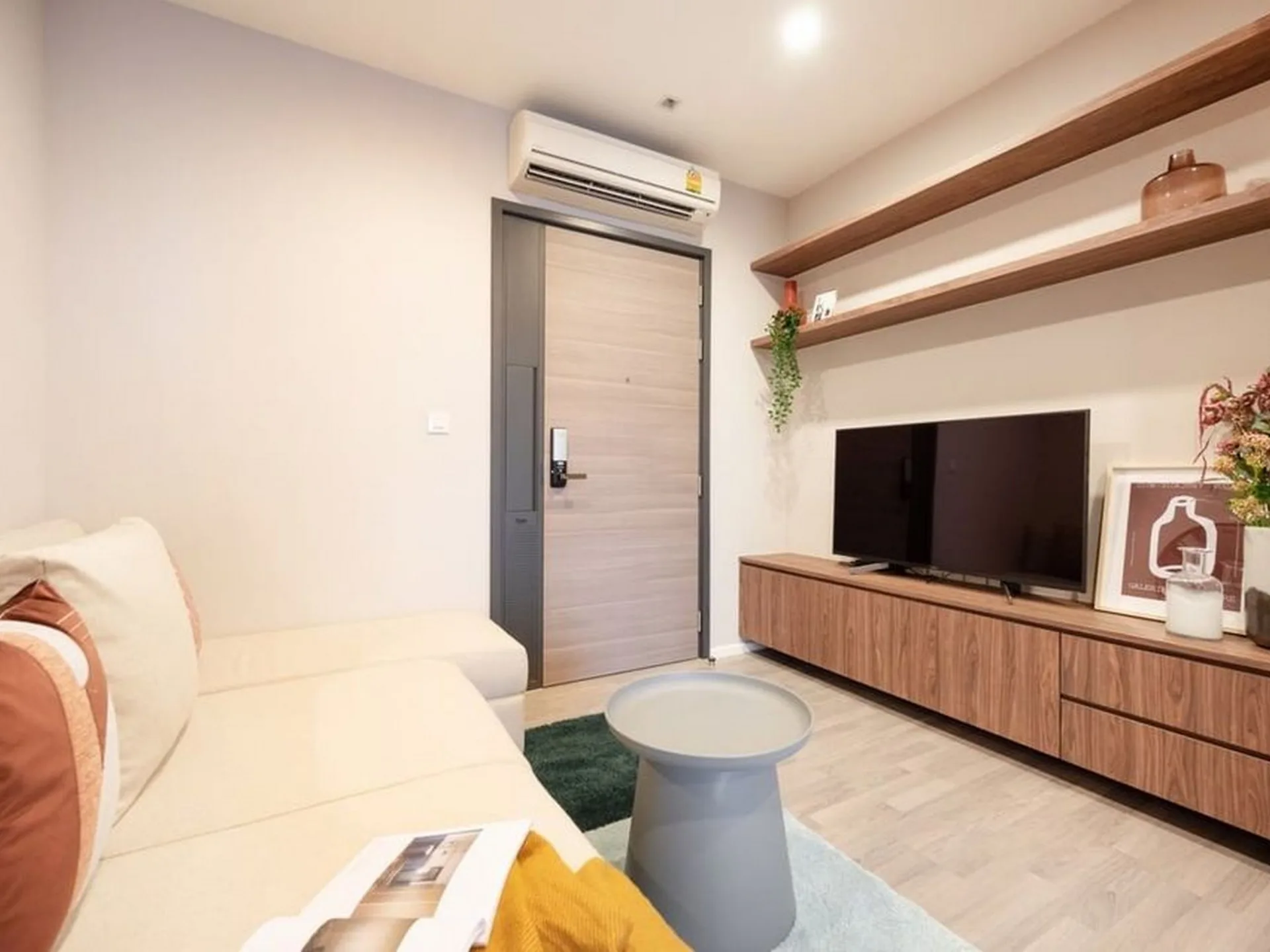 Property photos for The Room Sathorn - St.Louis