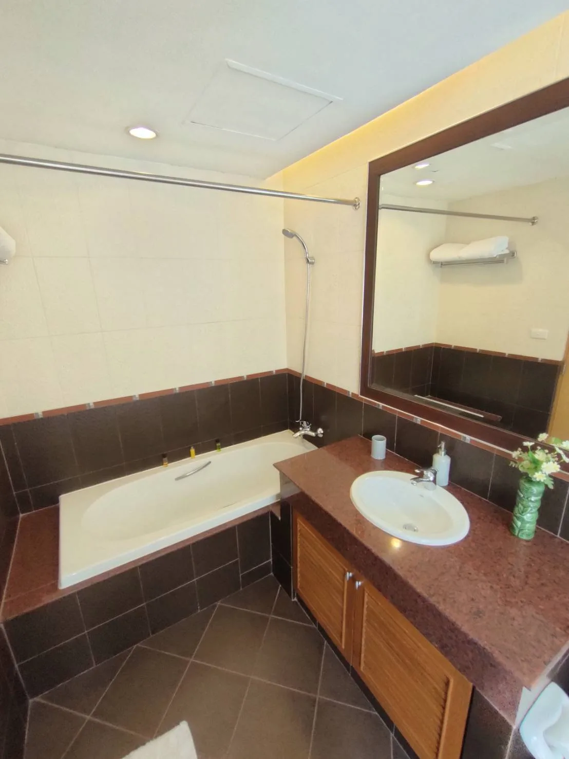 Property photos for Esmeralda Apartments