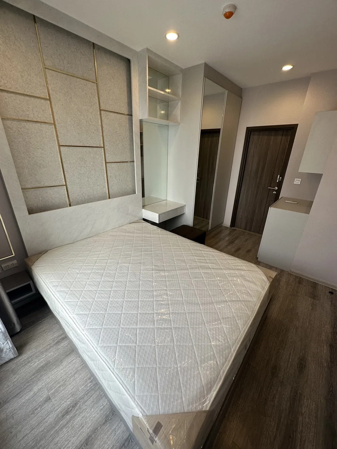 Property photos for Ideo Mobi Asoke