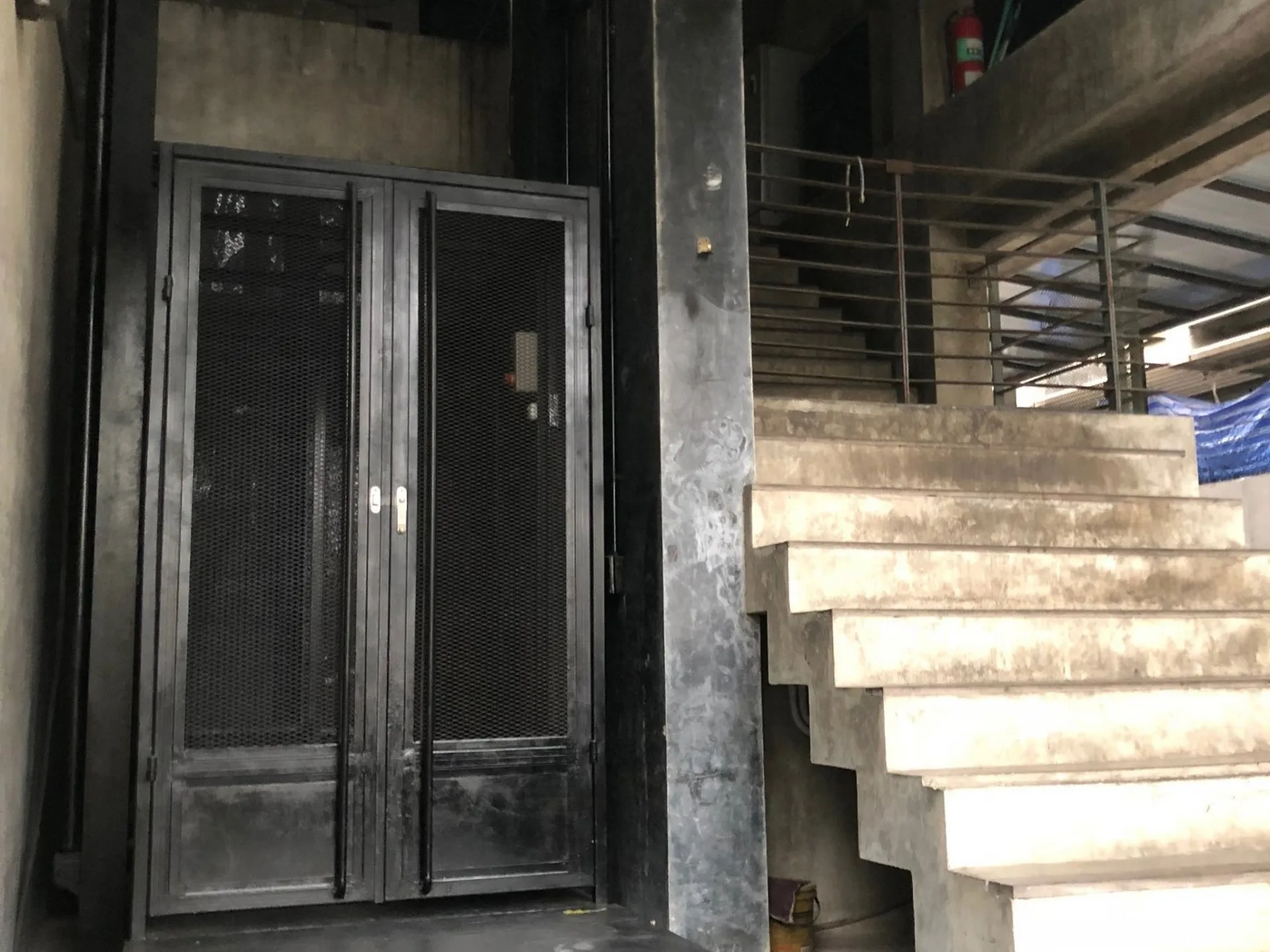 Property photos for Office Soi Ratchadaphisek 3
