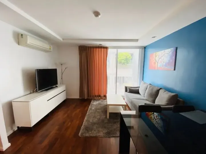 Property photos for Siri On 8