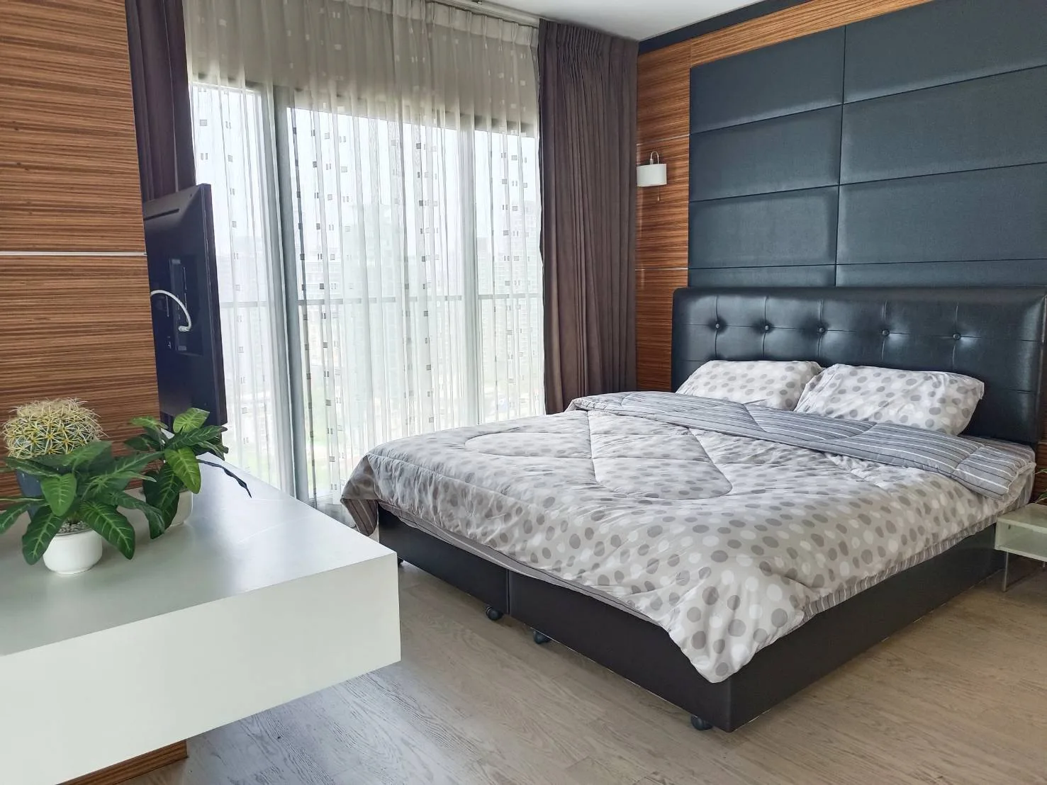 Property photos for Noble Remix