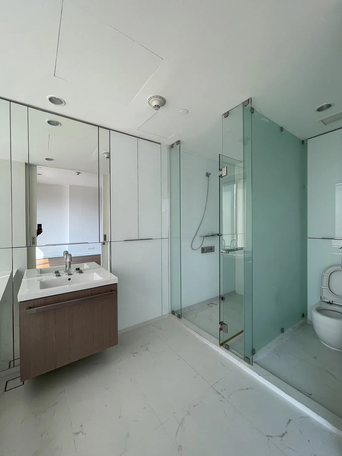 Property photos for 185 Rajadamri