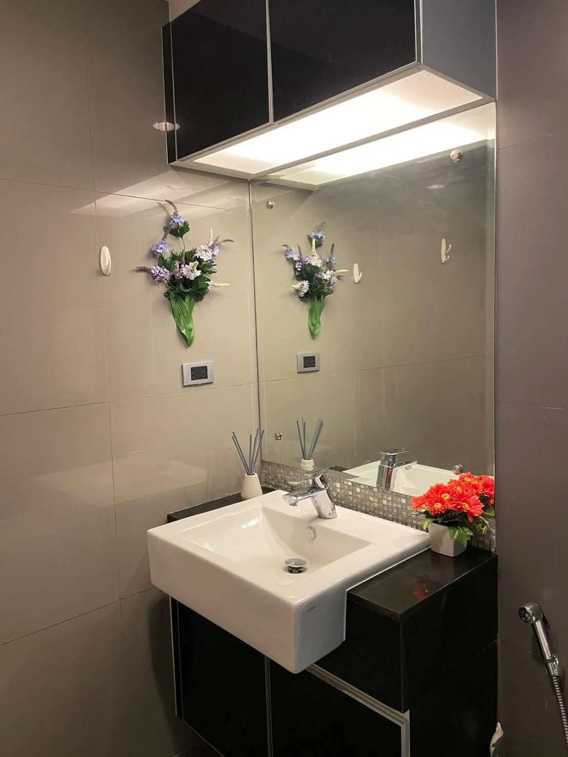 Property photos for The Crest Sukhumvit 34