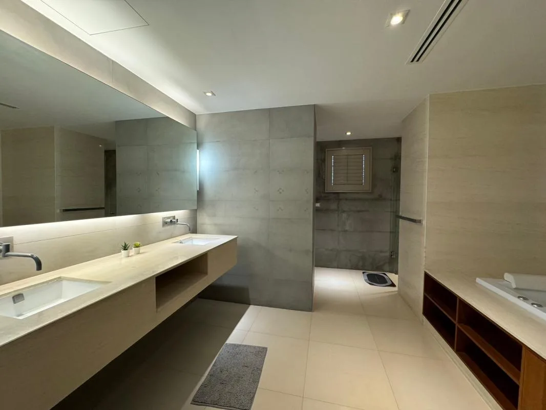 Property photos for The Crest Ruamrudee