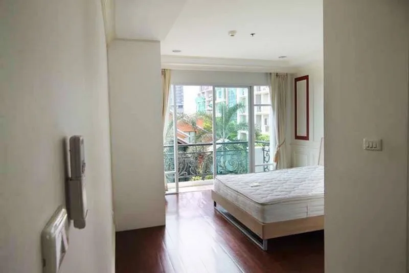 Property photos for La Vie En Rose Place