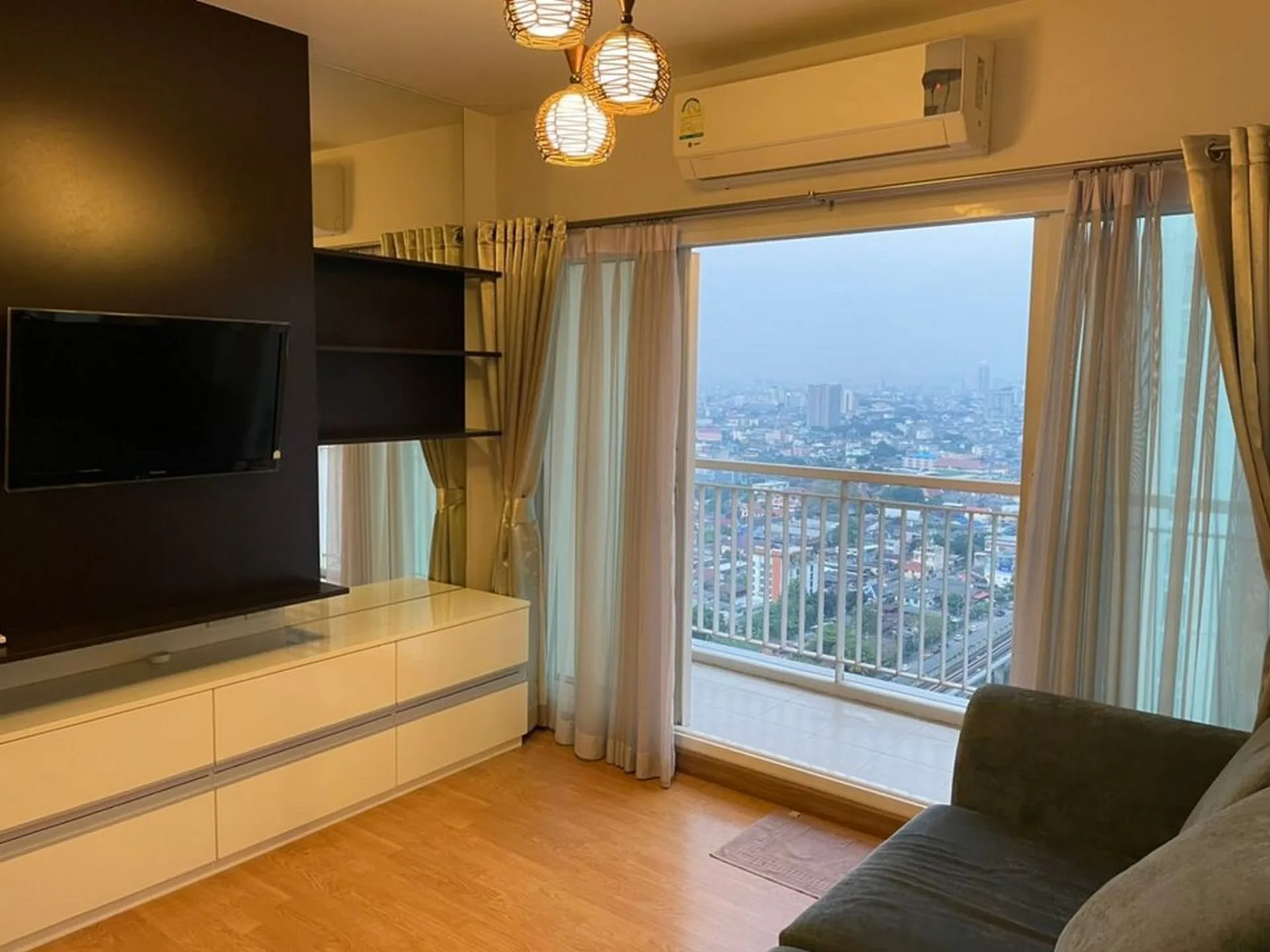 Property photos for The Parkland Grand Taksin