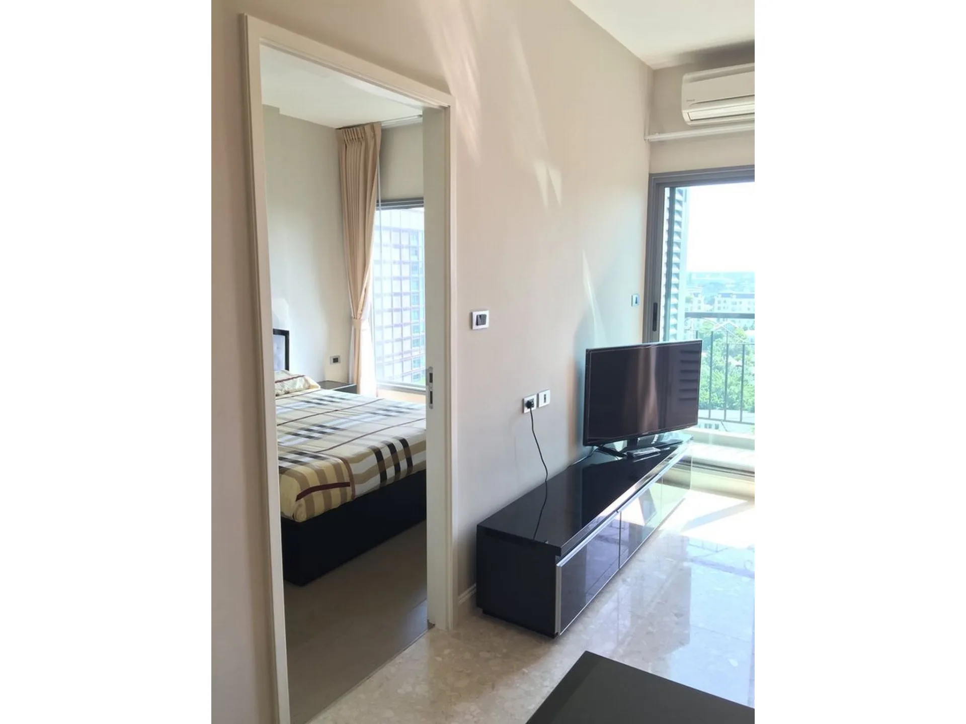 Property photos for The Crest Sukhumvit 34
