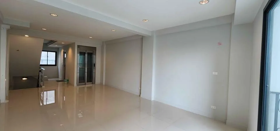 Property photos for The Master @BTS Onnut - Pattanakarn