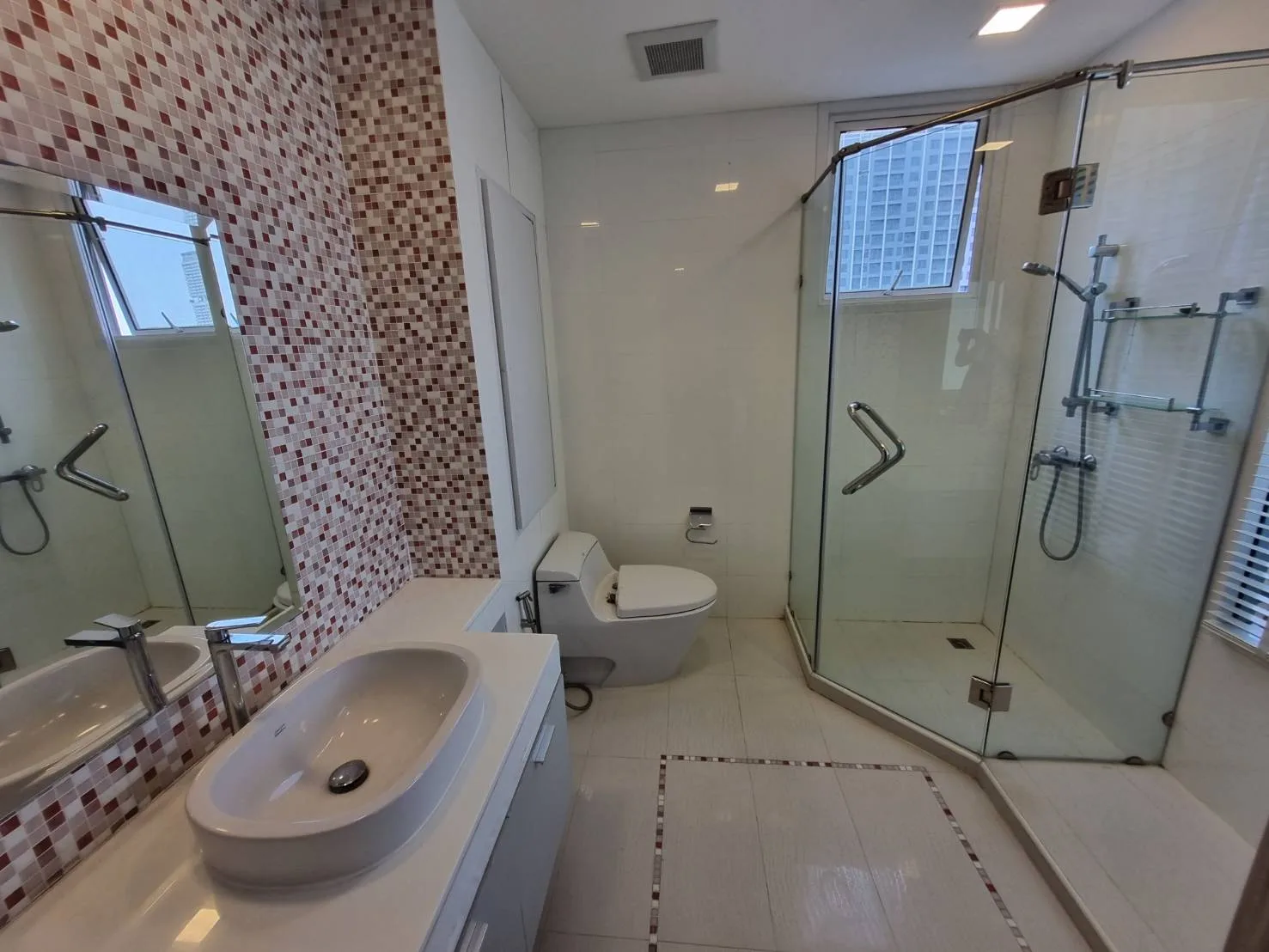 Property photos for Ideal 24