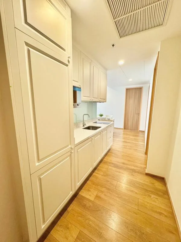 Property photos for Noble BE 33
