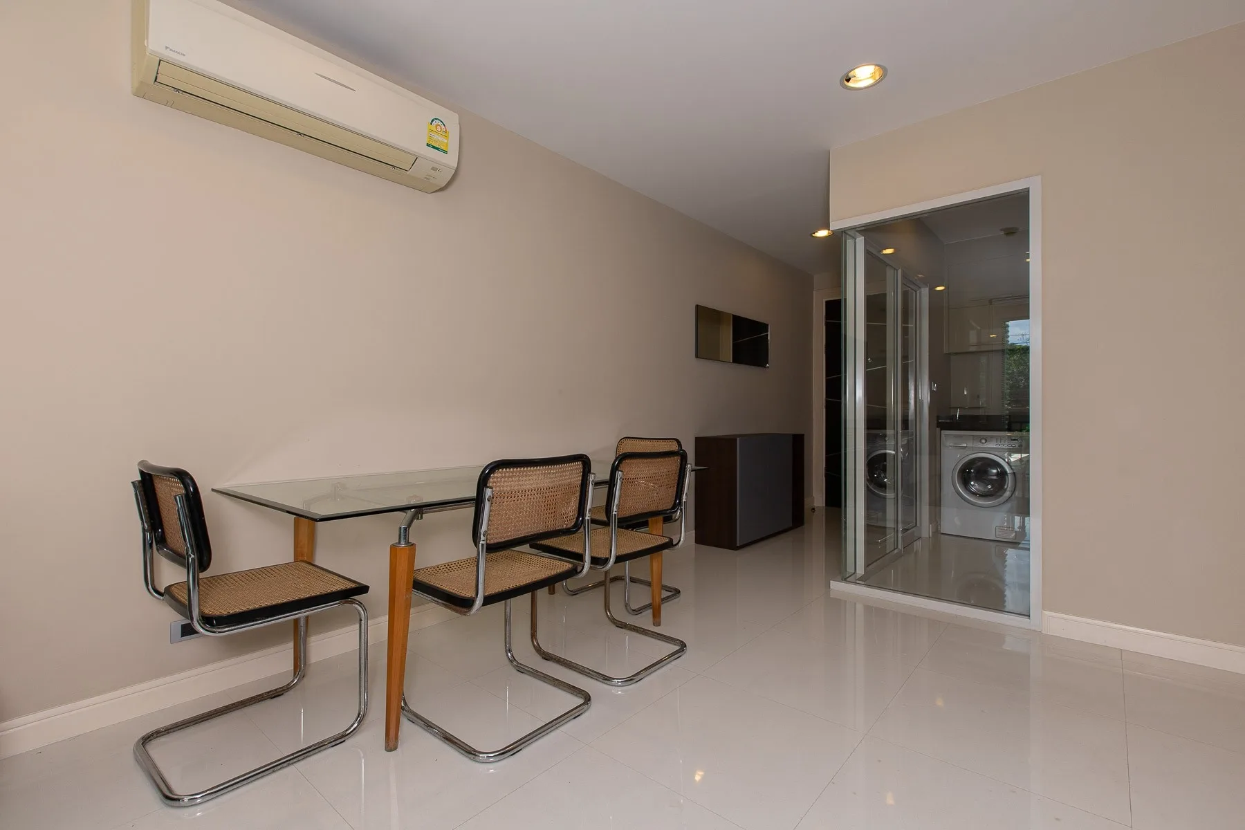 Property photos for The Crest Sukhumvit 24
