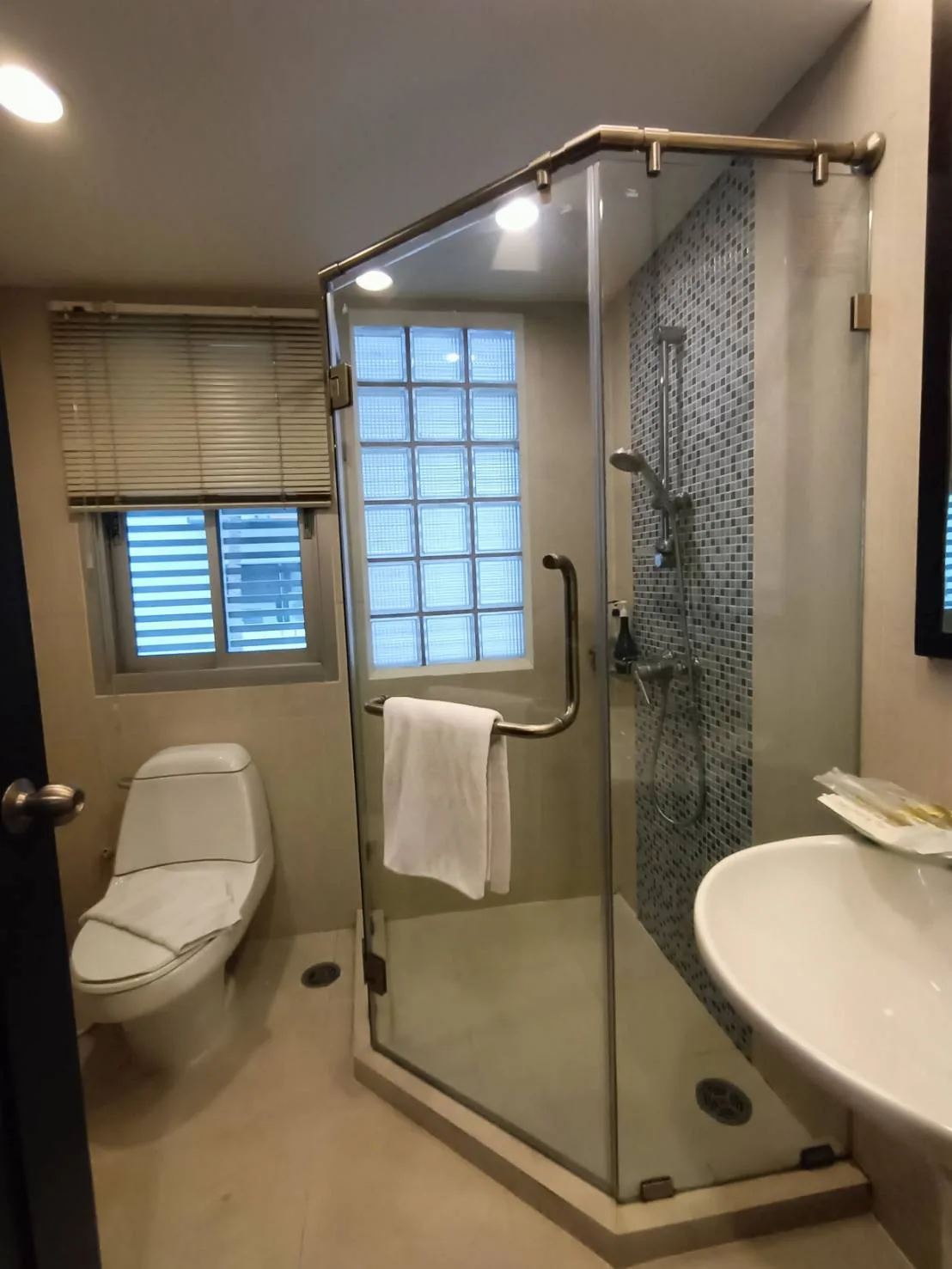 Property photos for Sathorn Gallery Residences