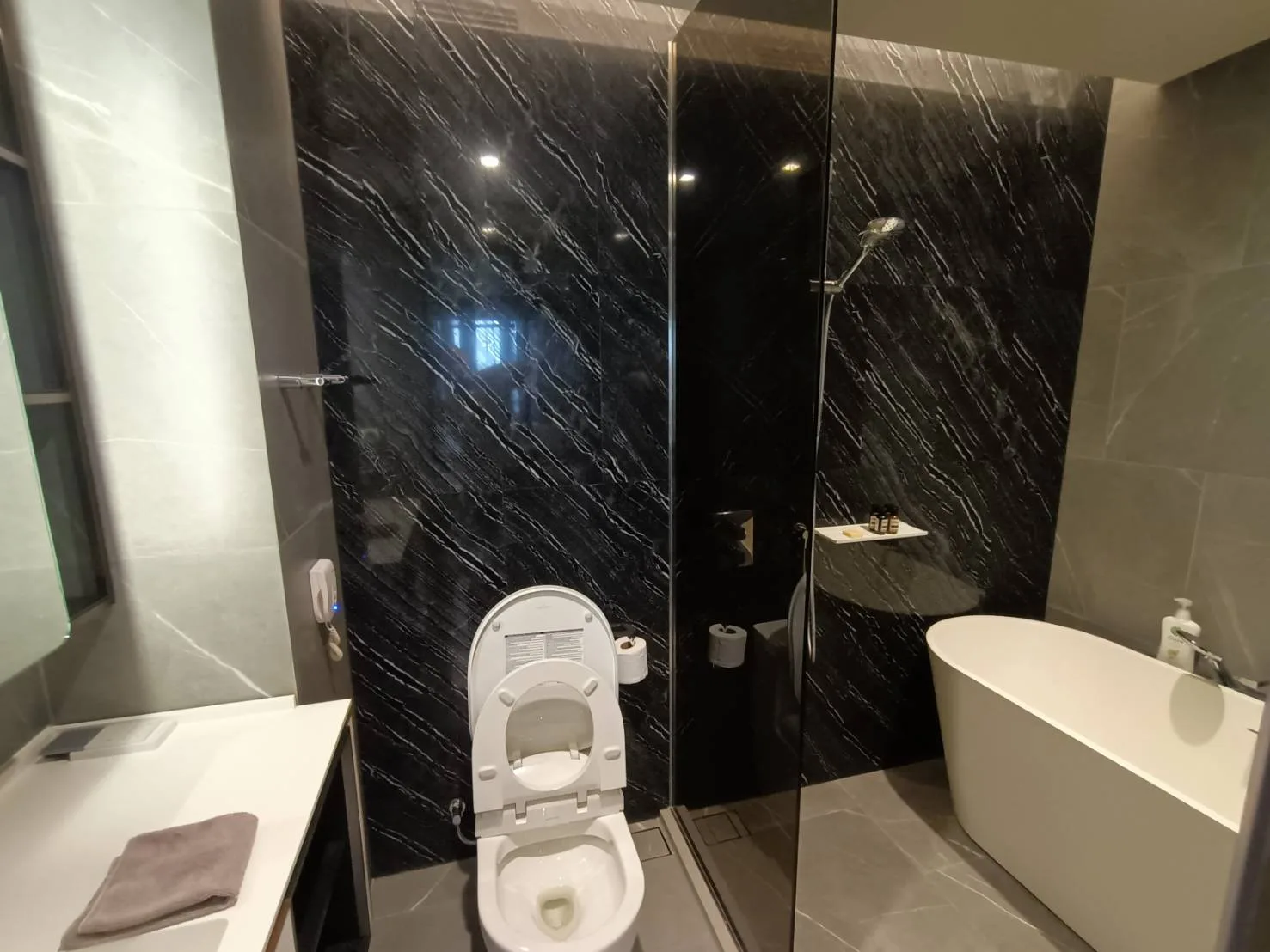 Property photos for The Reserve Sukhumvit 61