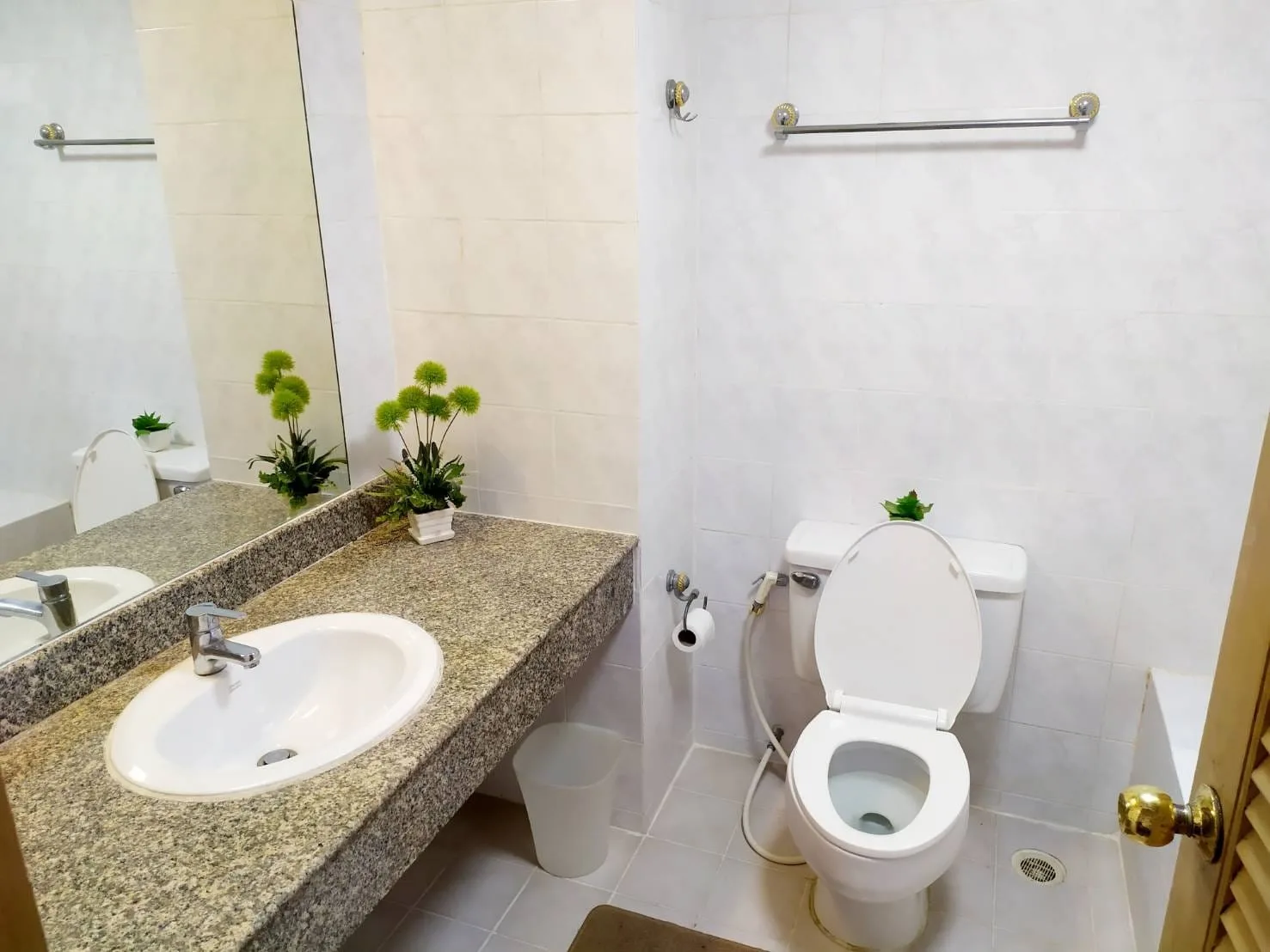 Property photos for Rin House