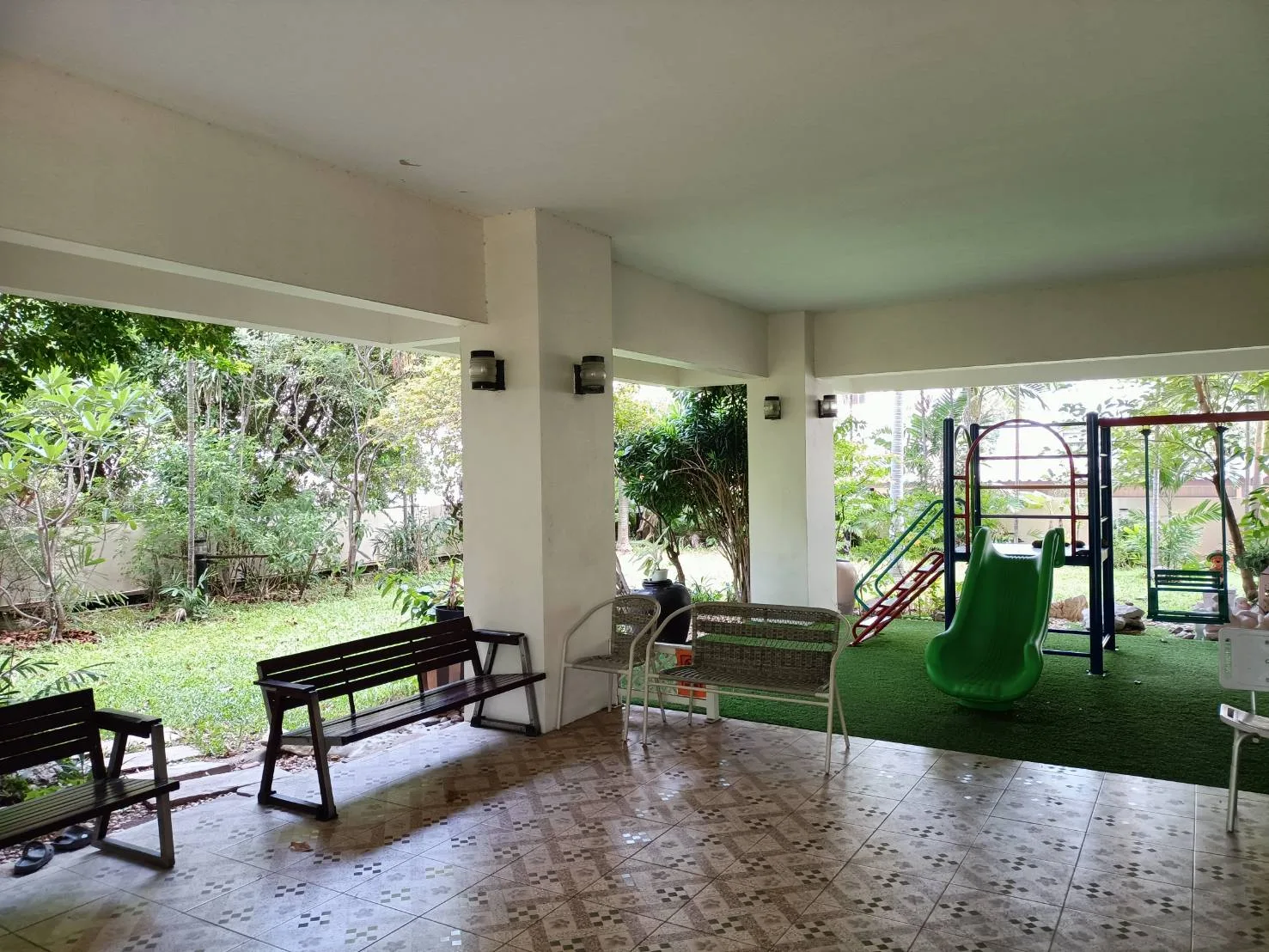 Property photos for Tongtip Mansion
